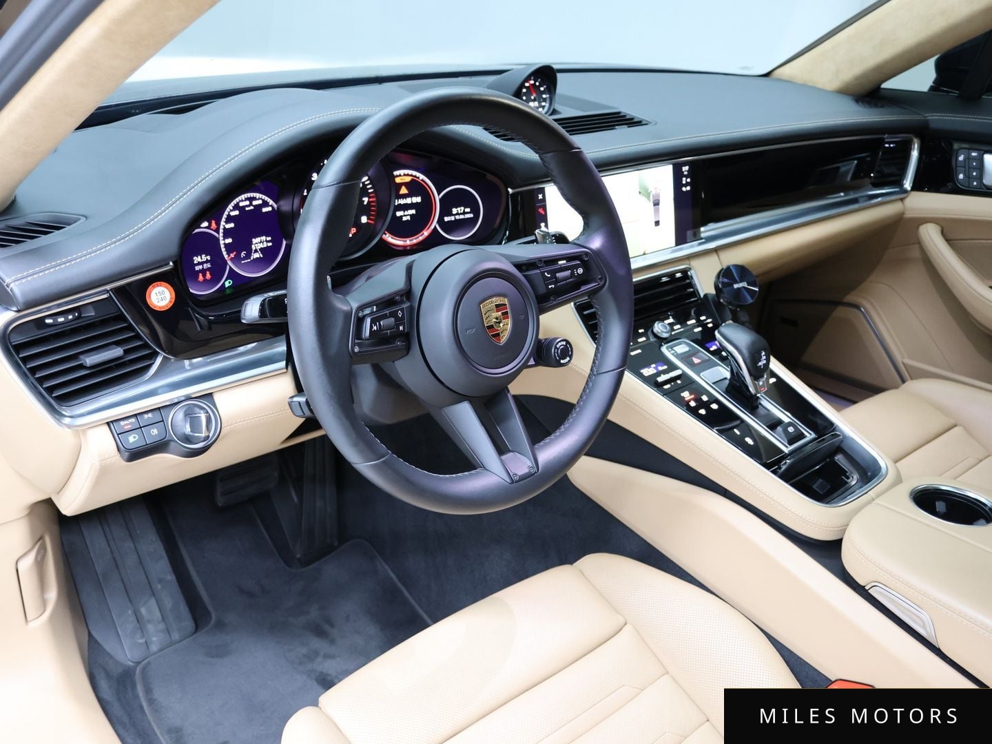 Porsche Panamera 2022 — миниатюра 9