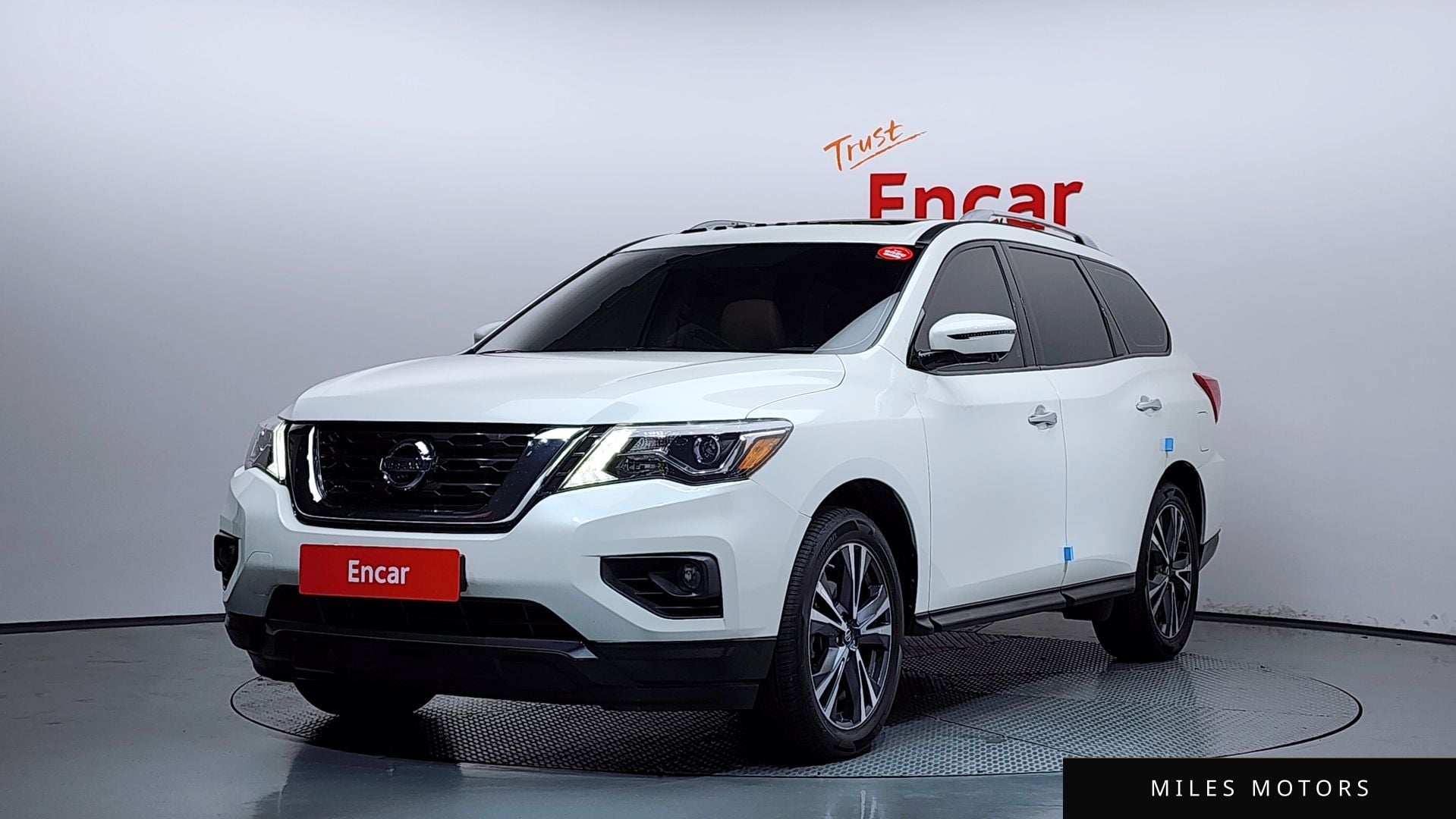 Nissan Pathfinder 2017 — фото 1 из 12