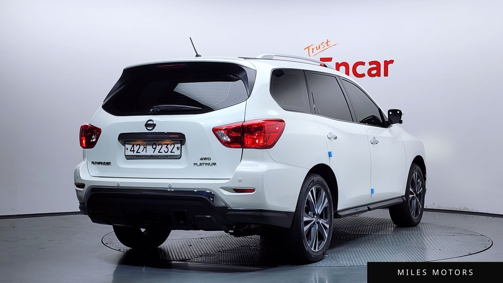 Nissan Pathfinder 2017 — миниатюра 2