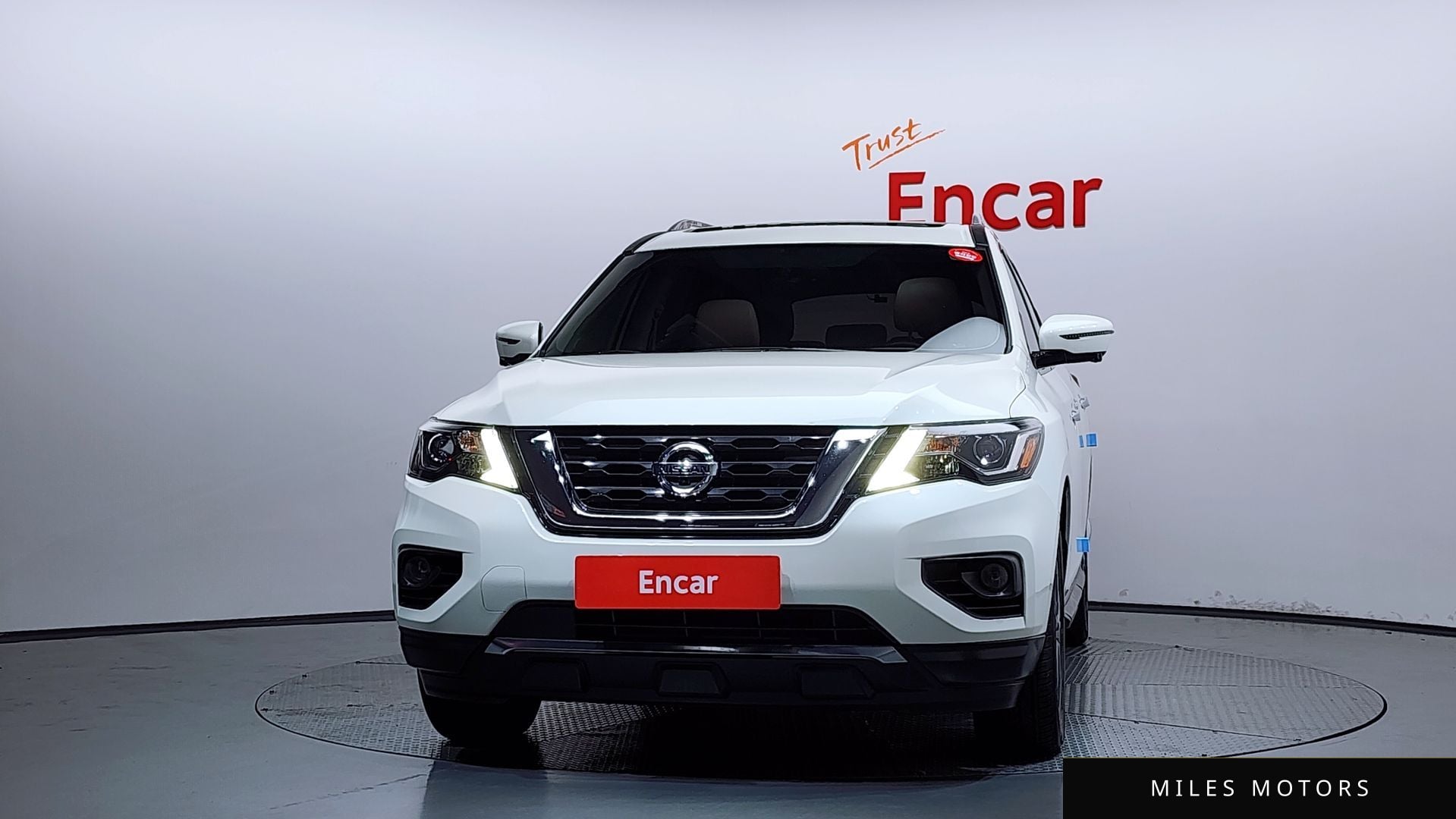 Nissan Pathfinder 2017 — миниатюра 3