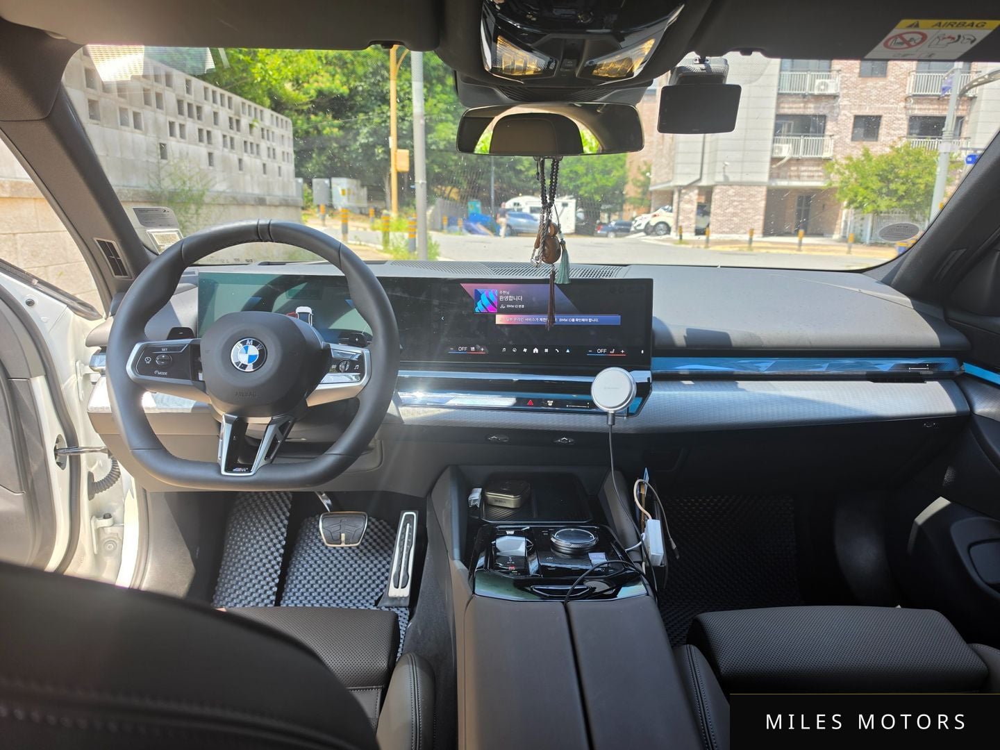 BMW 5 Series (G60) 2025 — миниатюра 7