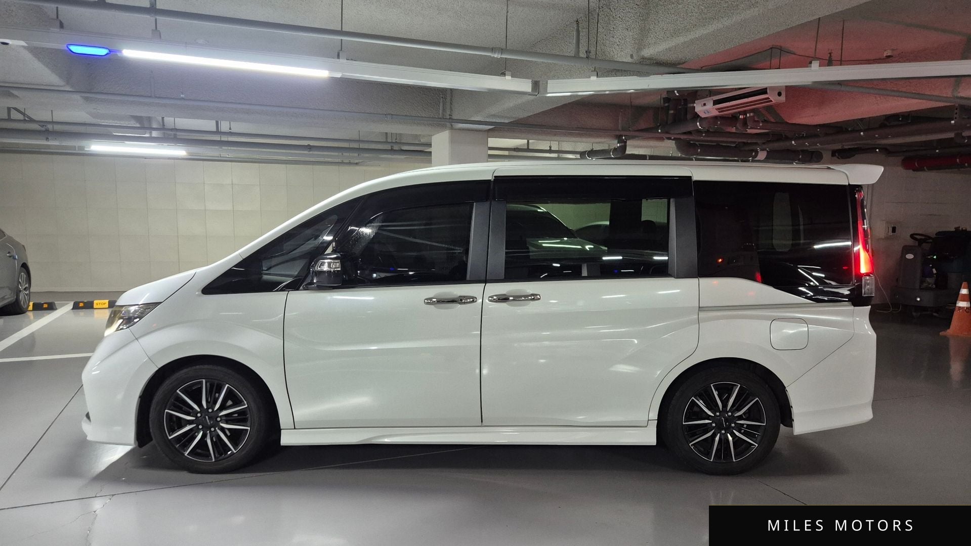 Honda Stepwgn 2016 — миниатюра 2