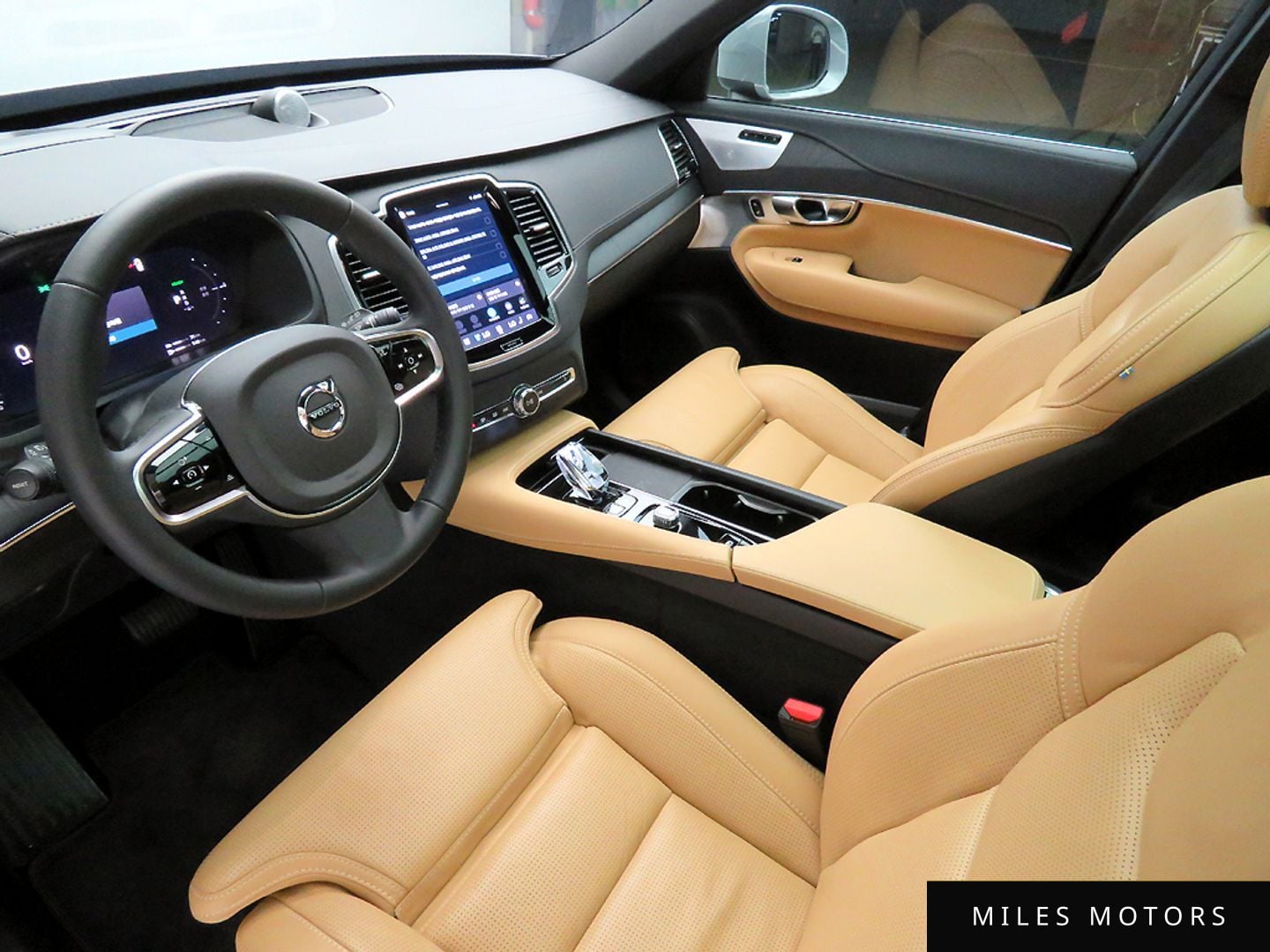 Volvo XC90 2024 — миниатюра 10