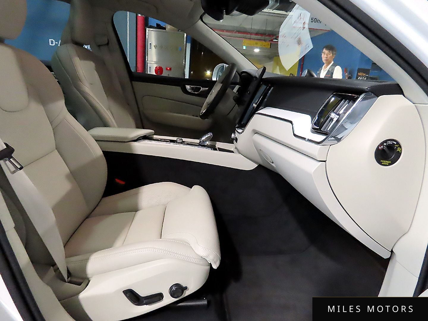 Volvo XC60 2026 — миниатюра 12