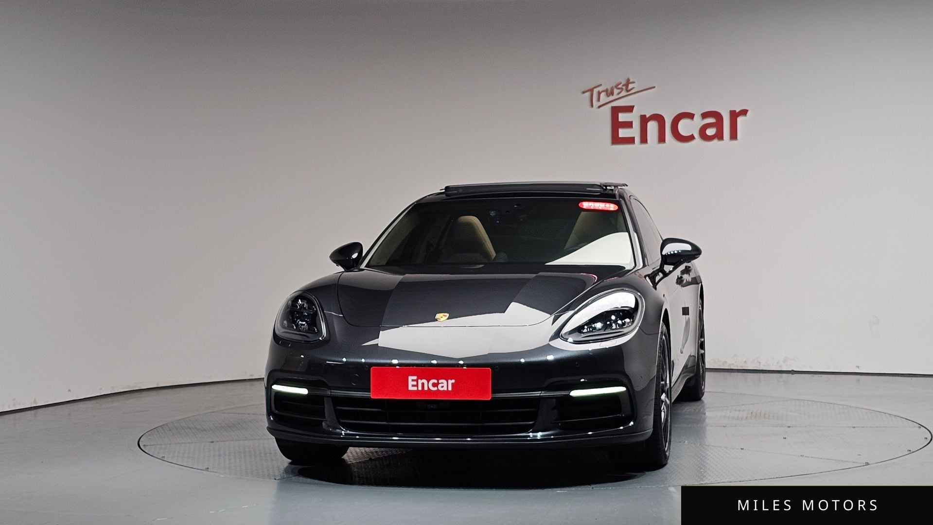 Porsche Panamera 2018 — миниатюра 2