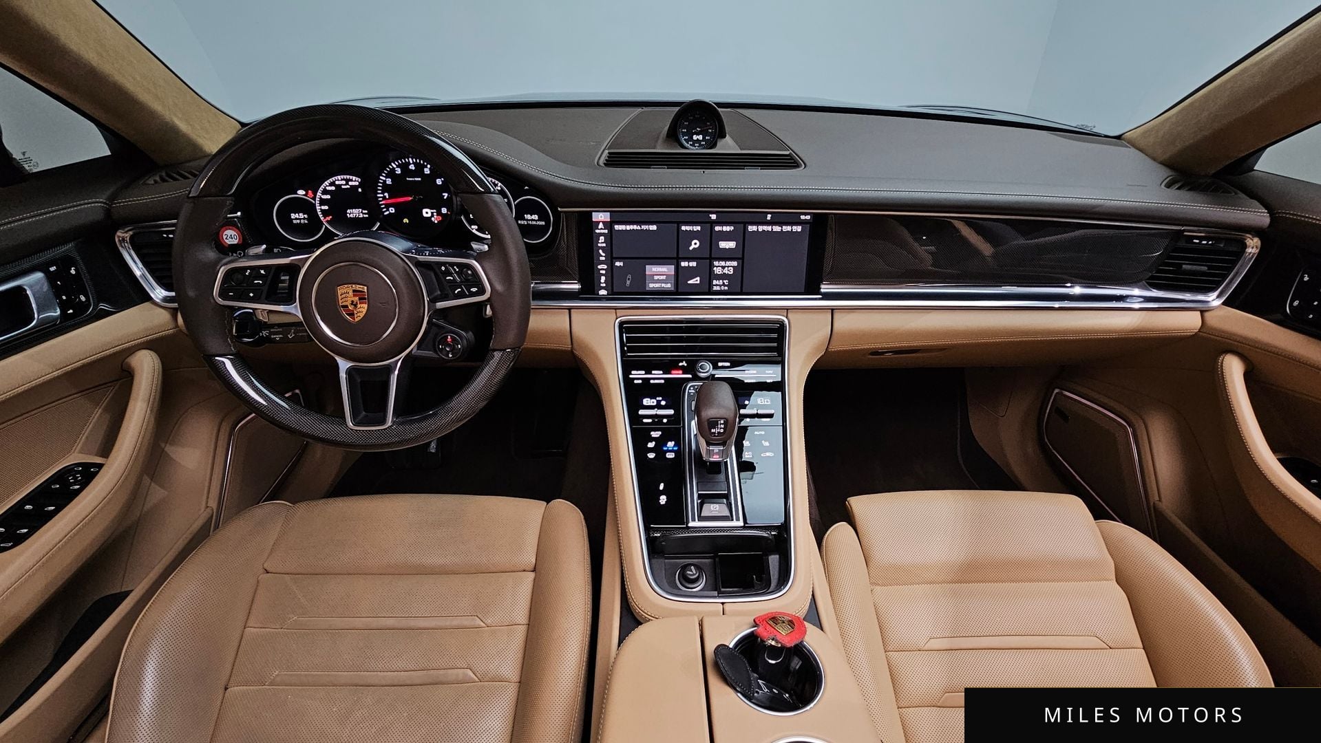 Porsche Panamera 2018 — миниатюра 9