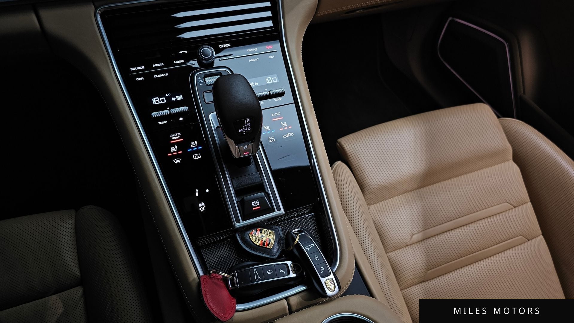 Porsche Panamera 2018 — миниатюра 11
