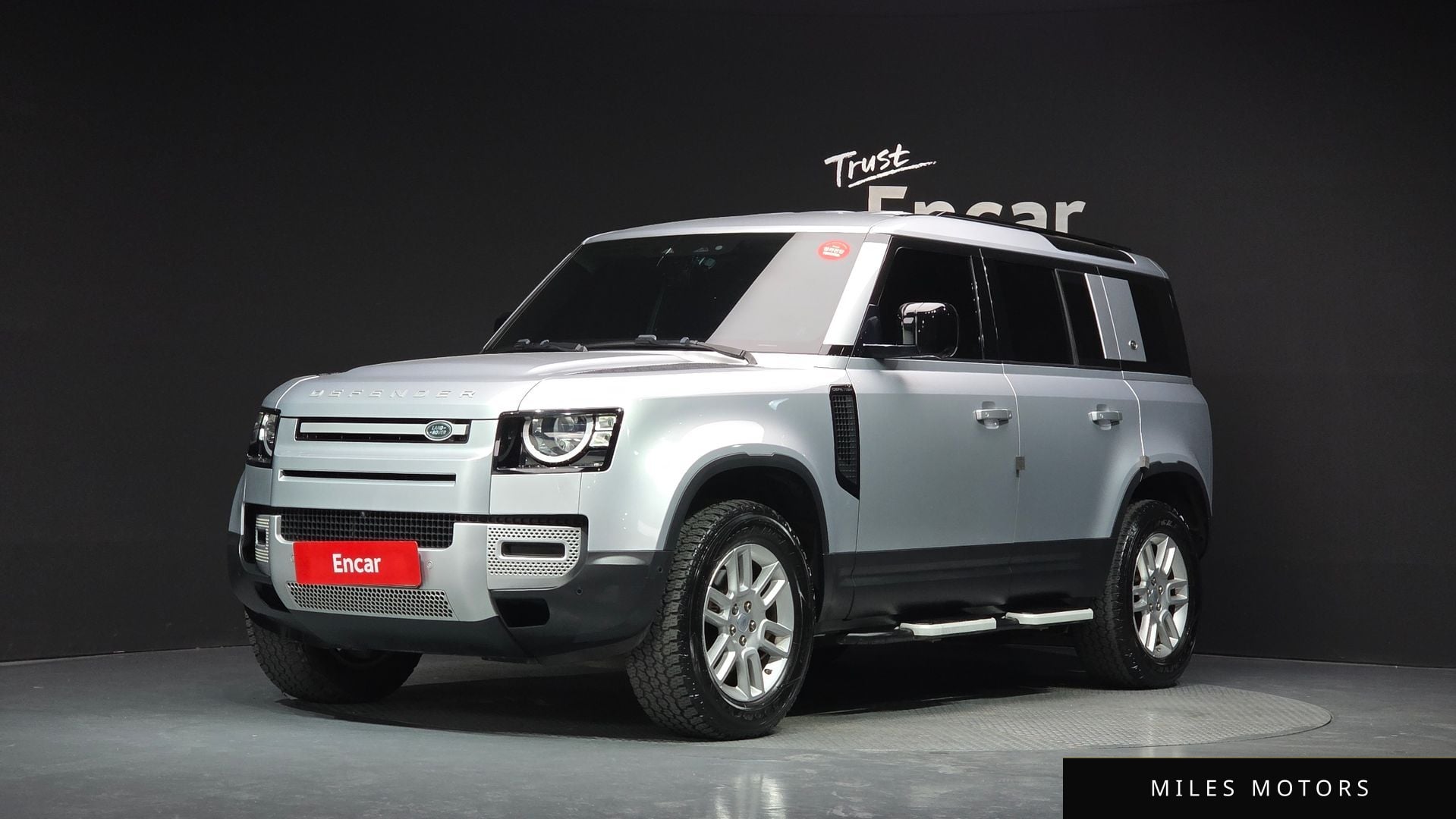 Land Rover Defender 2020 — фото 1 из 12