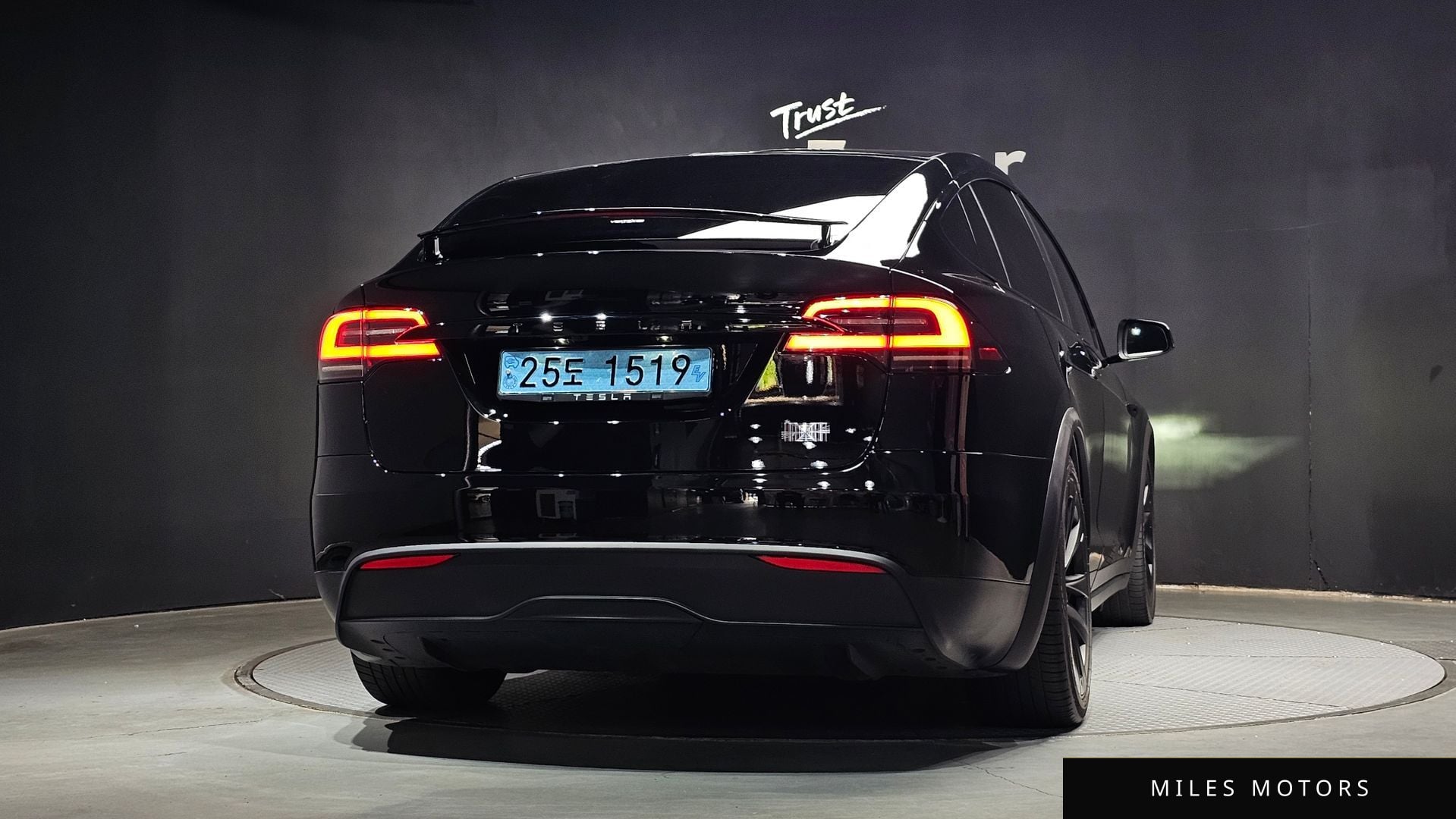 Tesla Model X 2023 — миниатюра 4