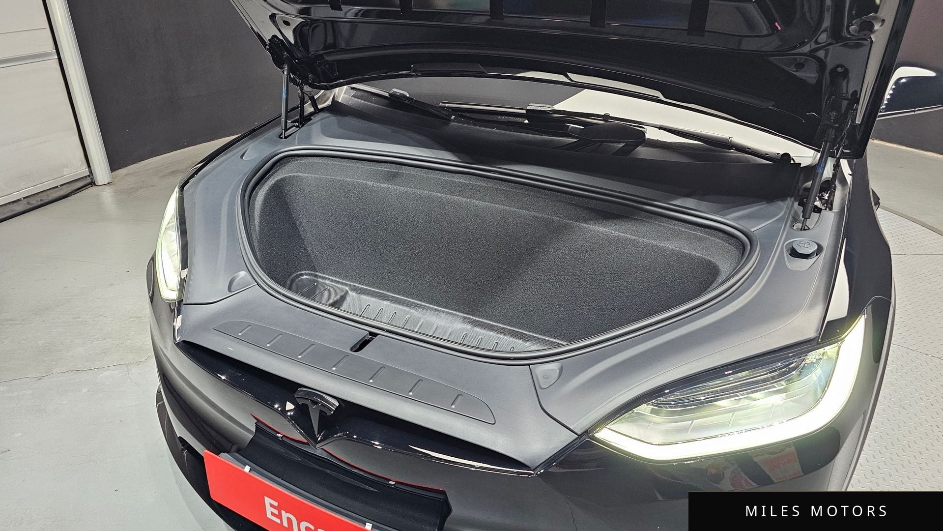 Tesla Model X 2023 — миниатюра 6