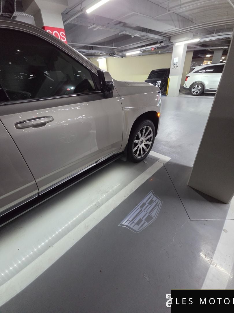 Cadillac Escalade 2021 — миниатюра 6