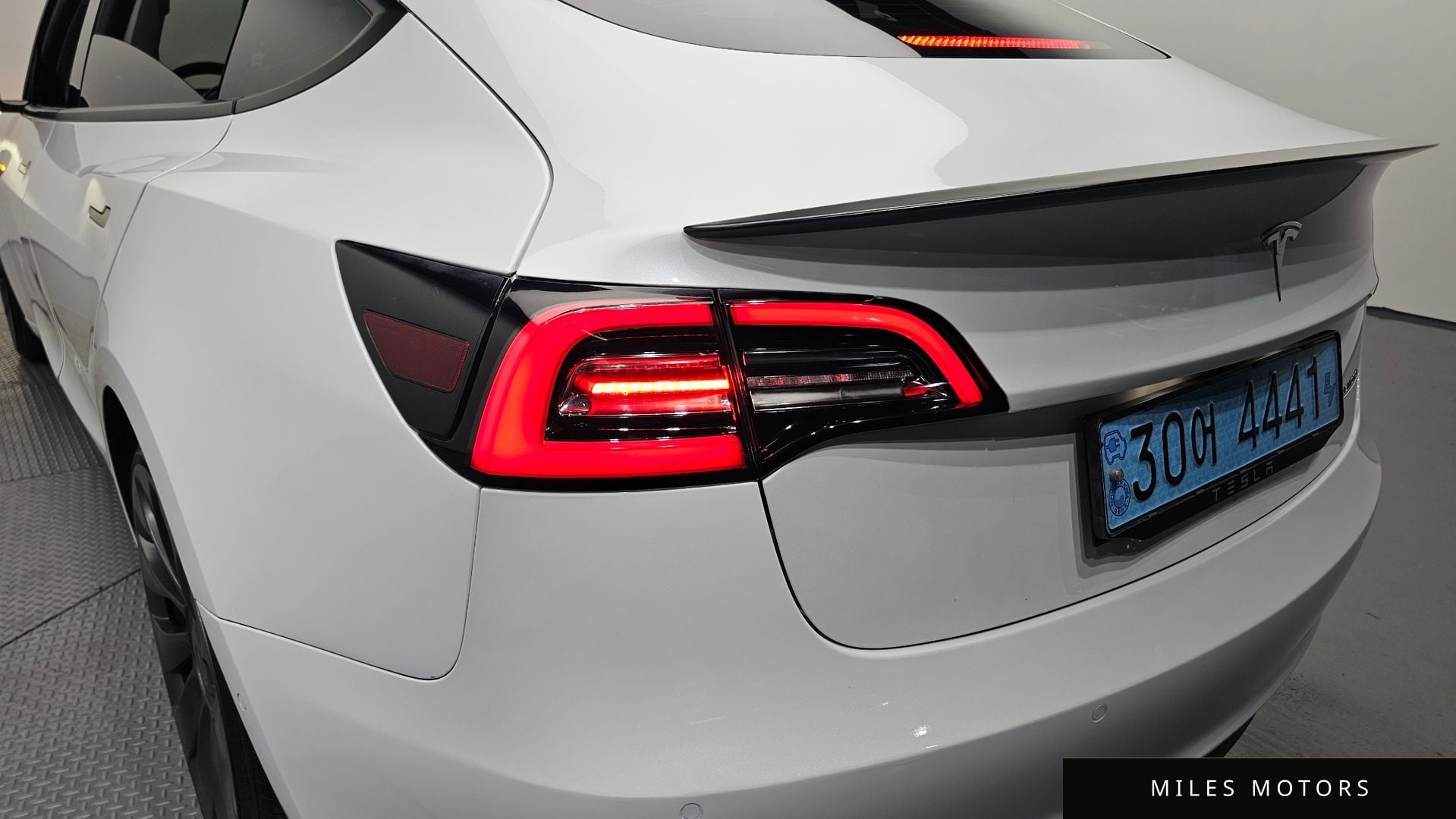 Tesla Model 3 2021 — миниатюра 9