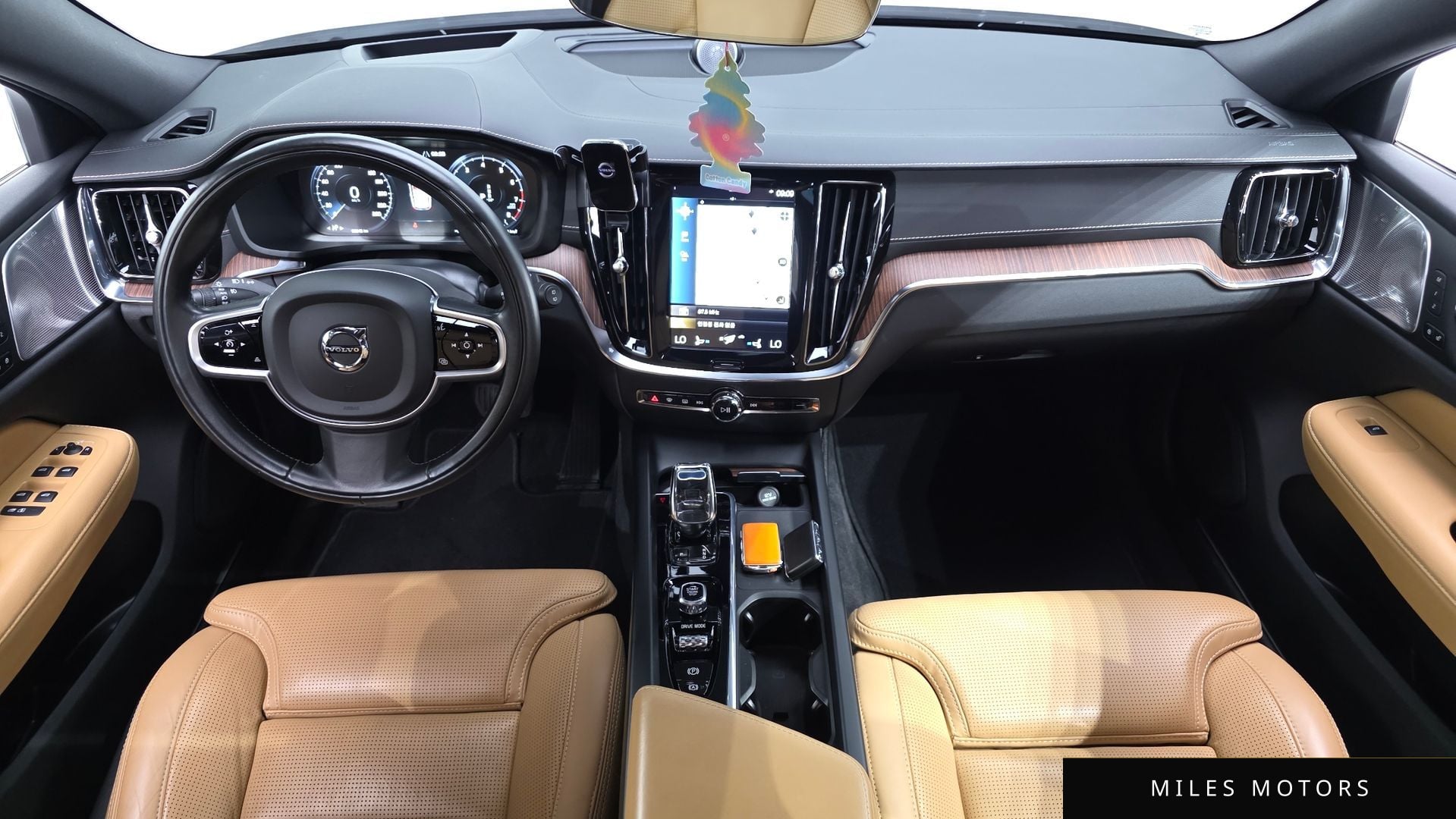 Volvo V60 2021 — миниатюра 7
