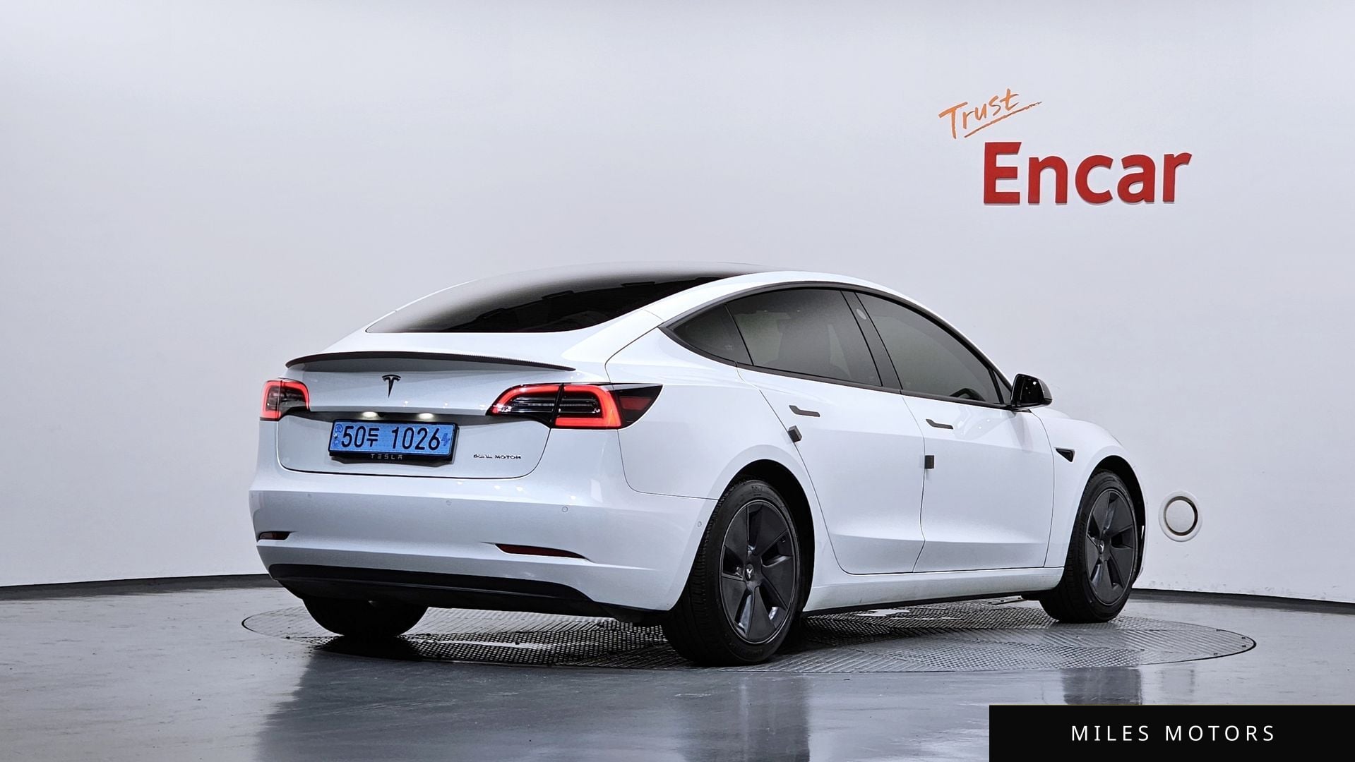 Tesla Model 3 2021 — миниатюра 2