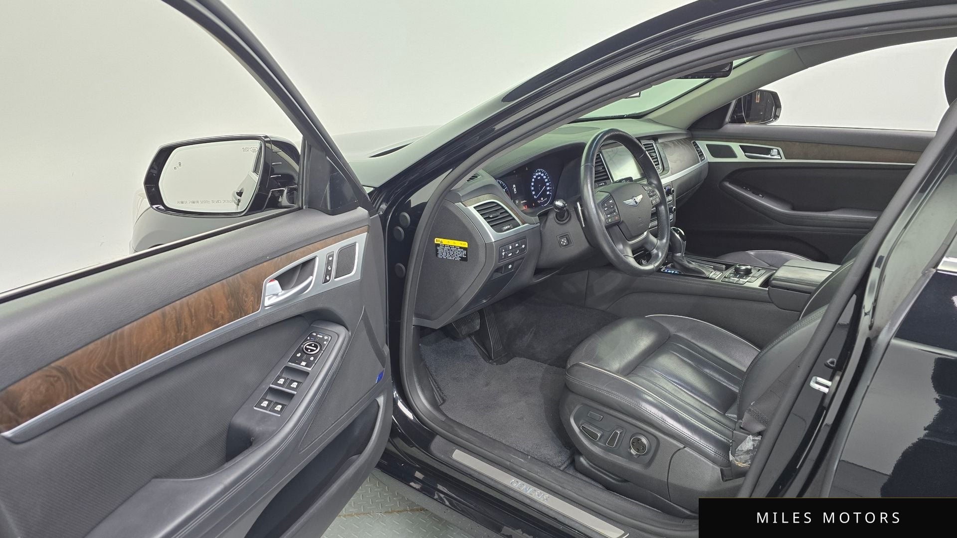 Hyundai Genesis 2015 — миниатюра 10