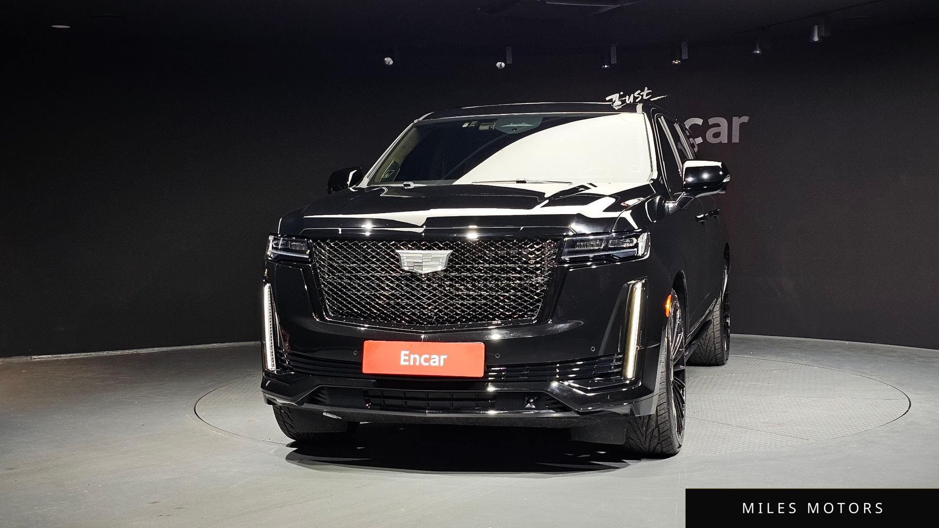 Cadillac Escalade 2023 — миниатюра 3
