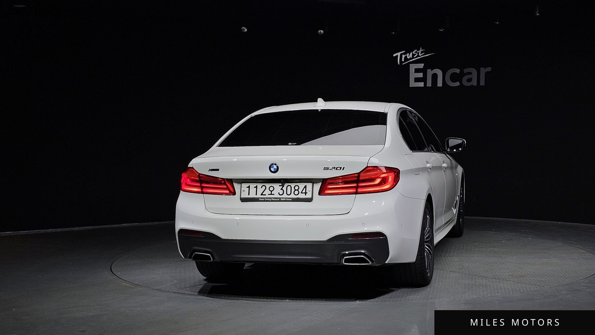 BMW 5 Series (G30) 2020 — миниатюра 4
