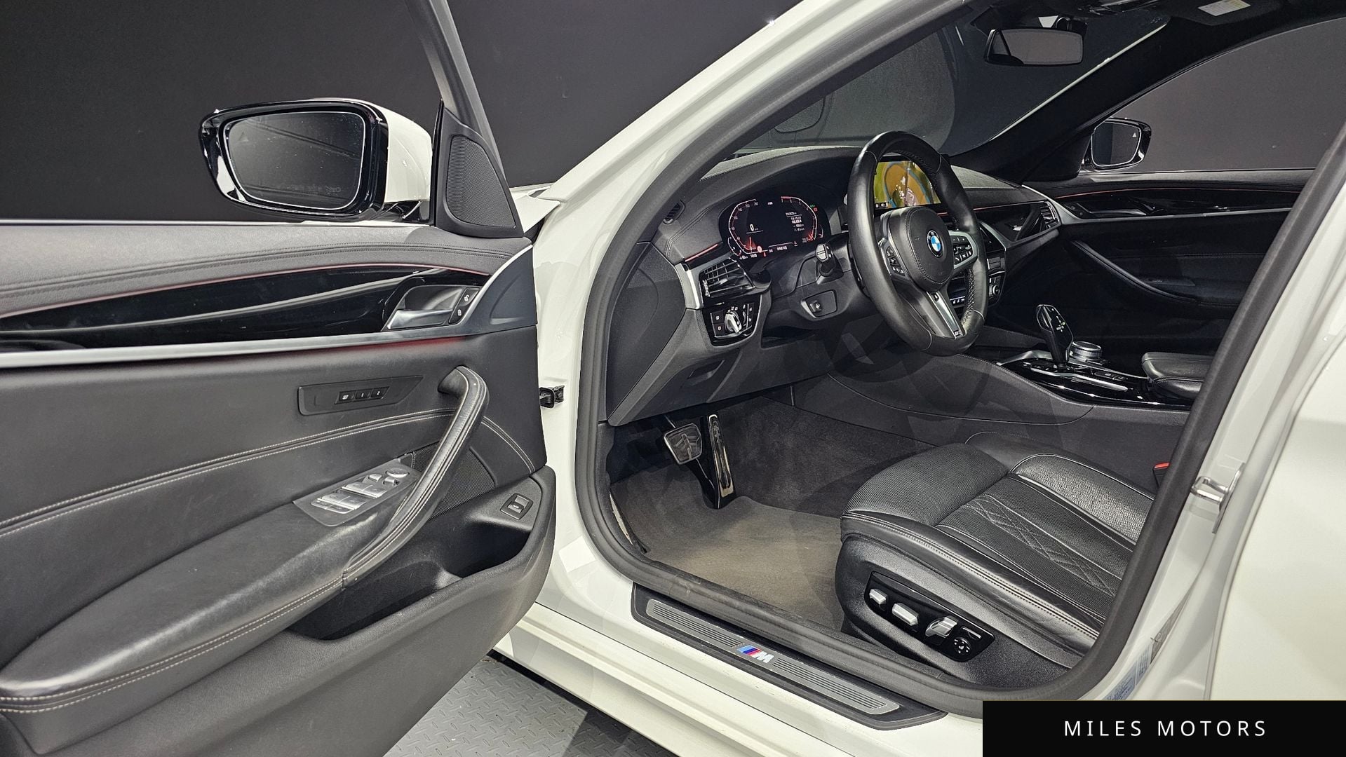BMW 5 Series (G30) 2020 — миниатюра 10