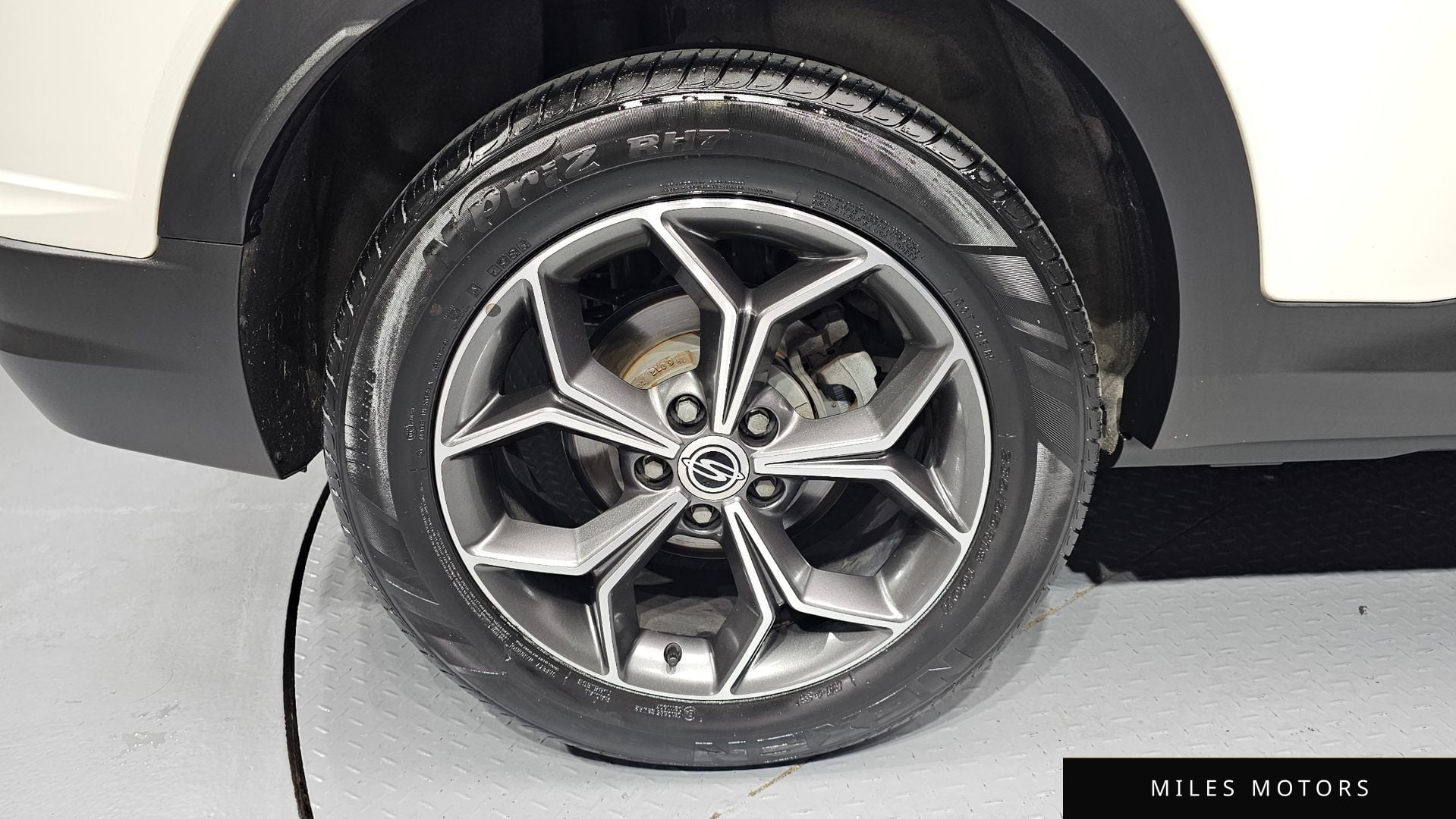 KG Mobility Beautiful Korando 2023 — миниатюра 5