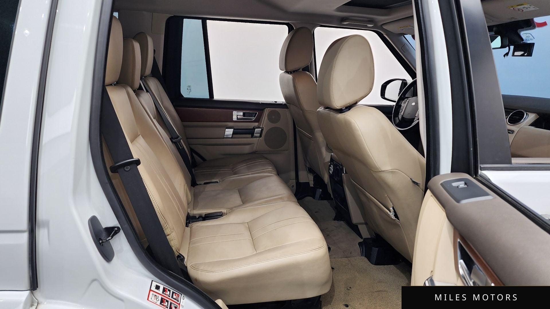 Land Rover Discovery 2016 — миниатюра 11