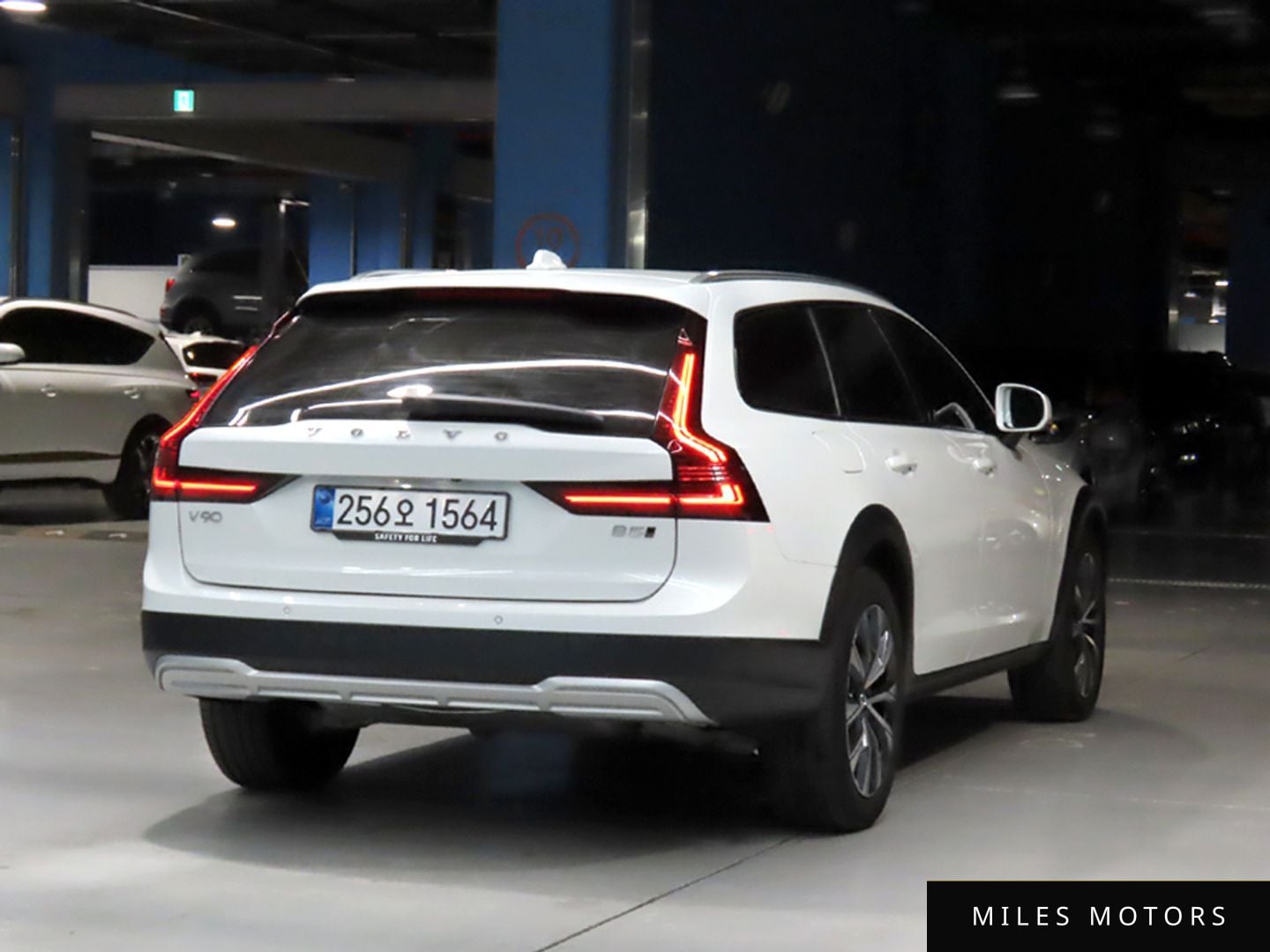 Volvo V90 2025 — миниатюра 2