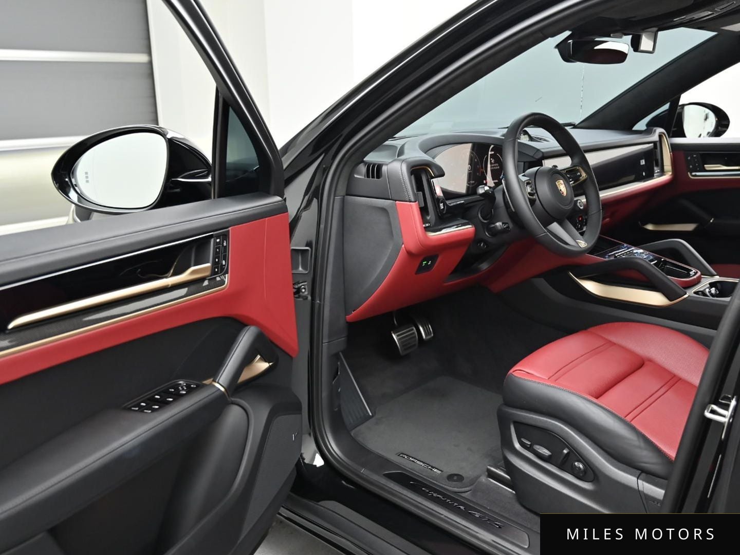 Porsche Cayenne 2025 — миниатюра 11