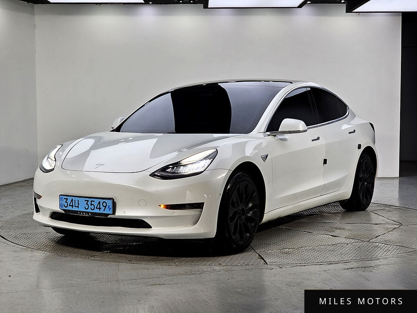Tesla Model 3 2020 — фото 1 из 12