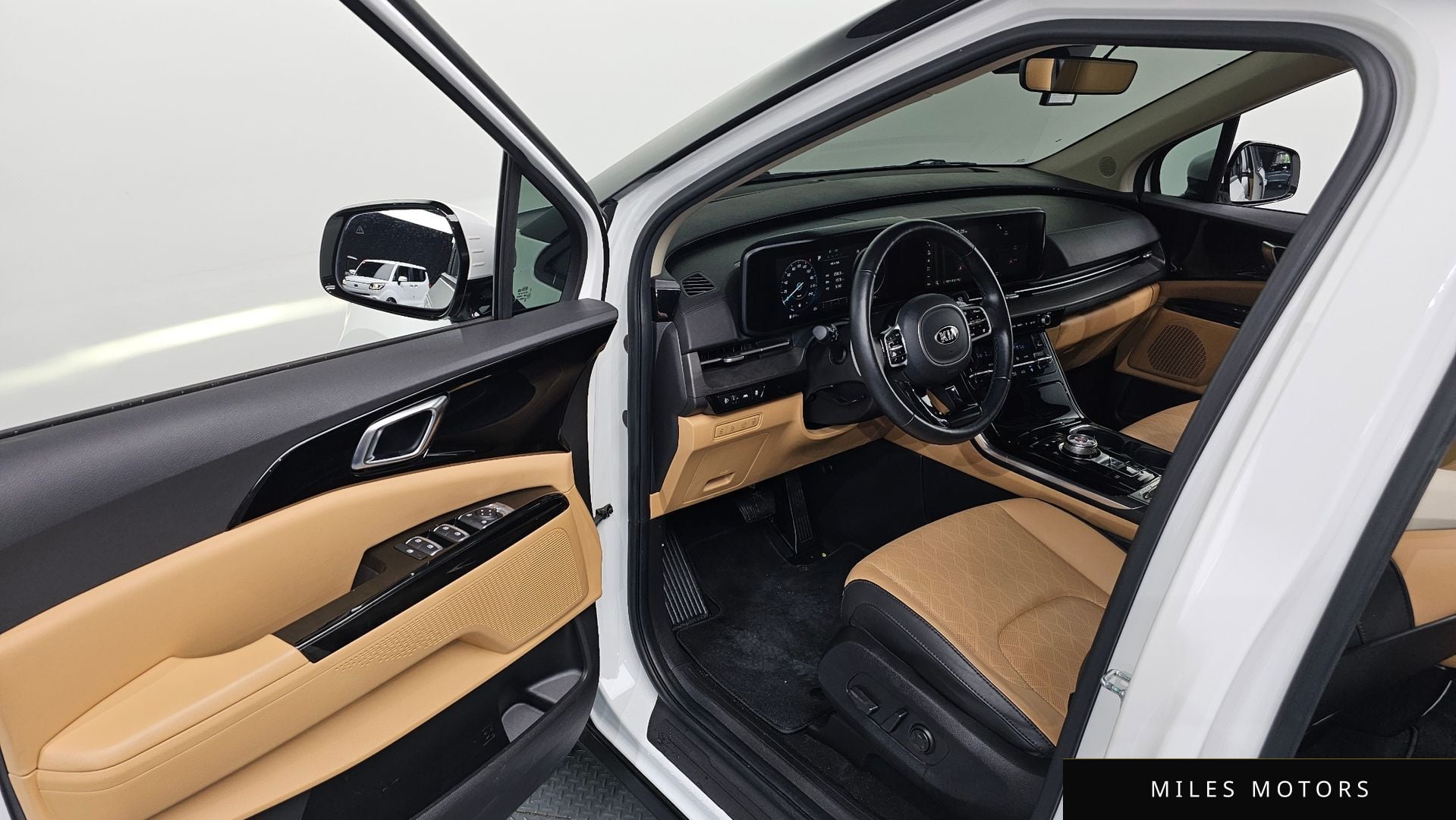 Kia Carnival 2021 — миниатюра 10