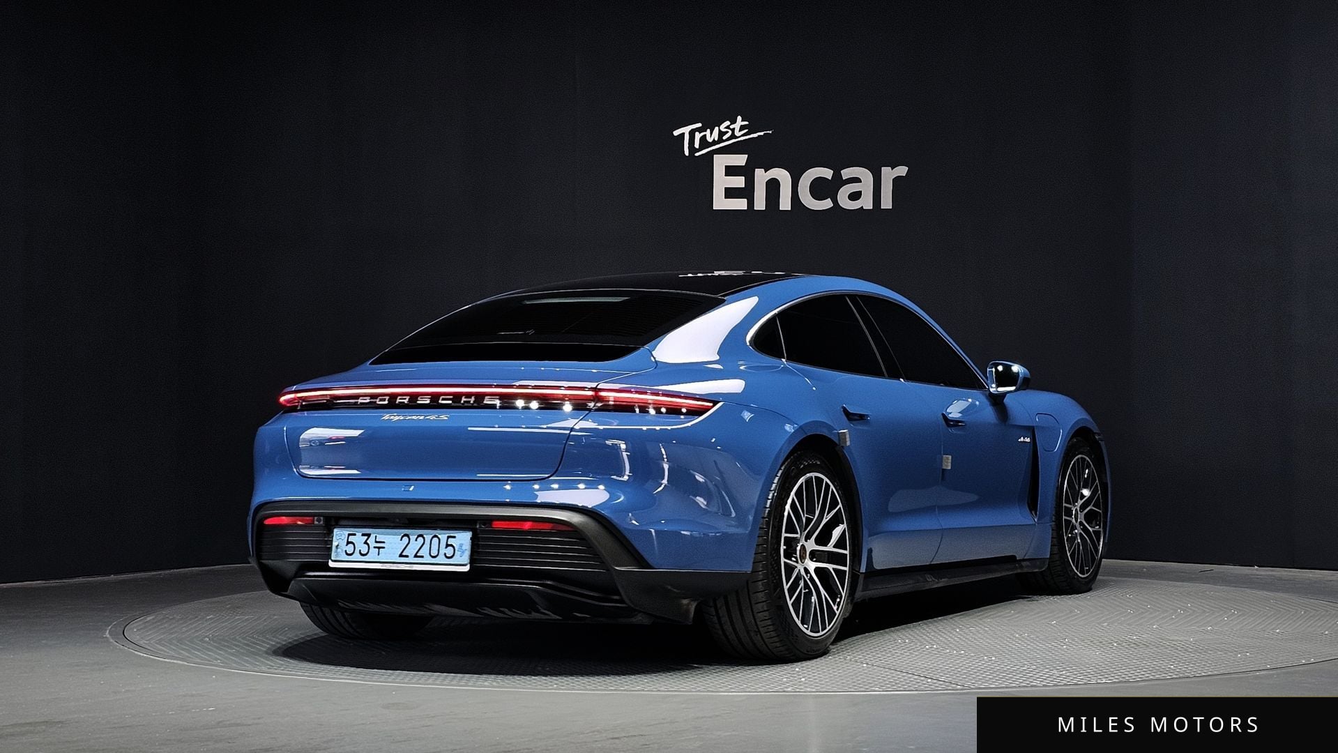 Porsche Taycan 2021 — миниатюра 2