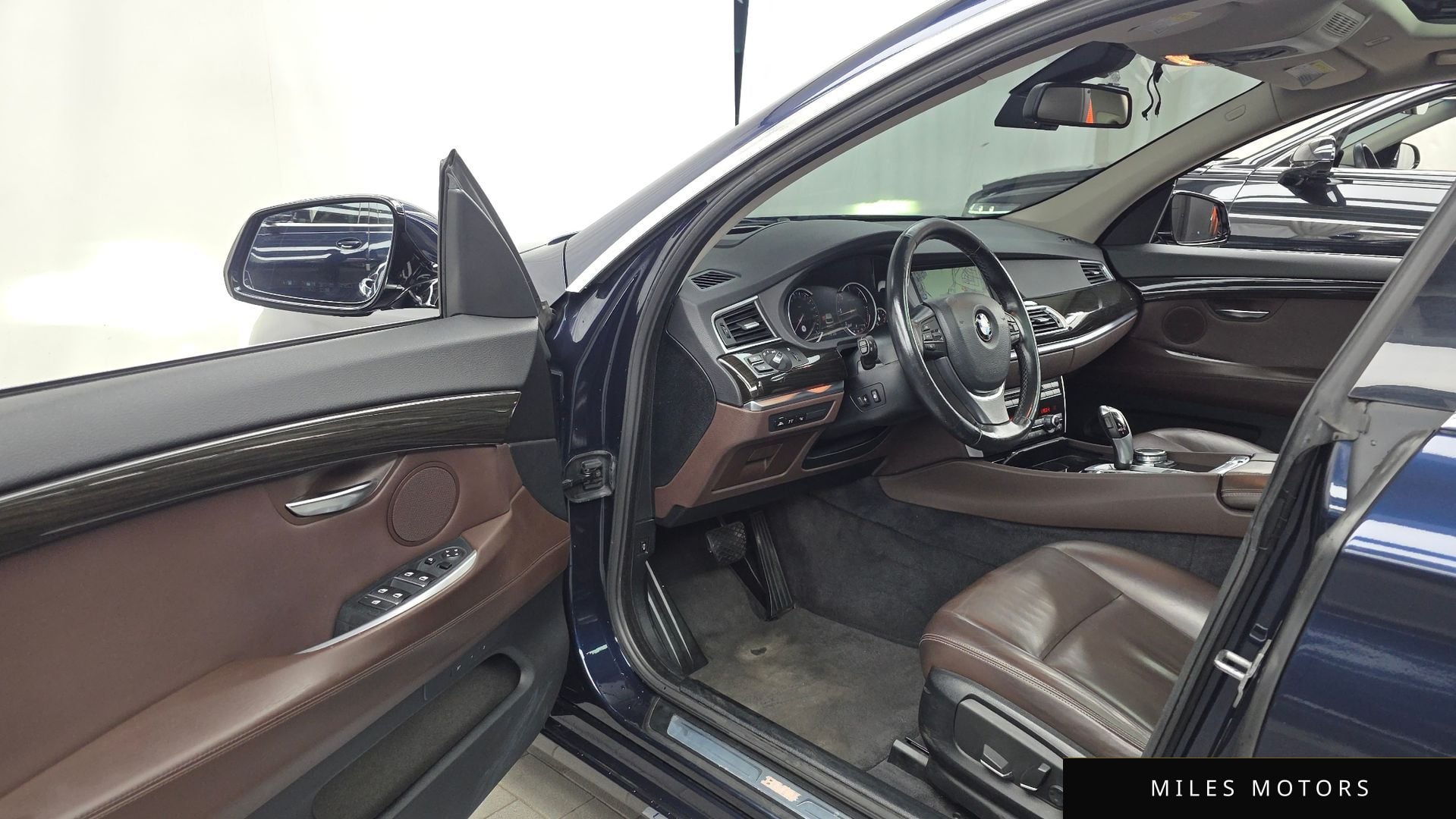 BMW 5 Series GT (F07) 2017 — миниатюра 10
