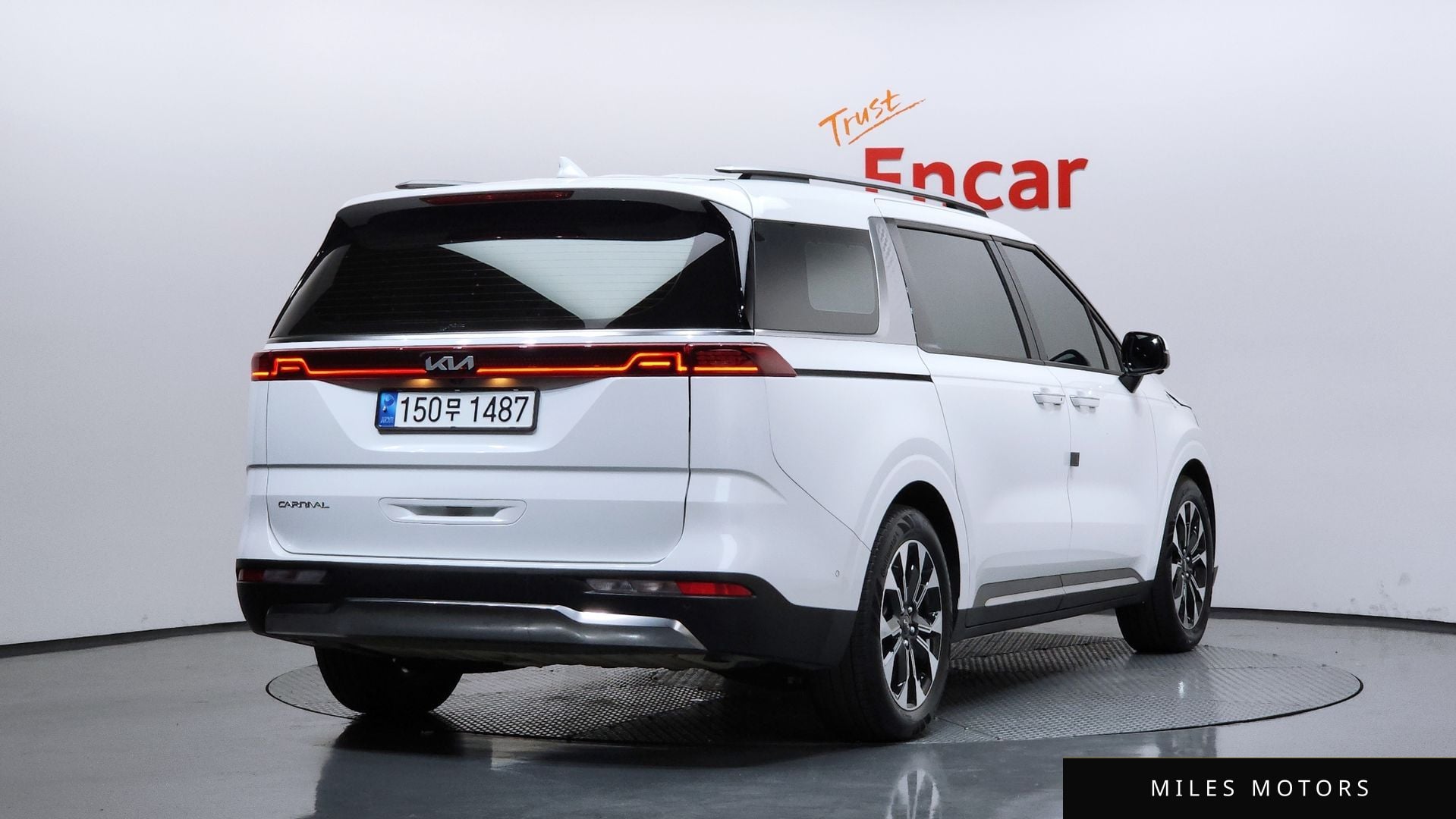 Kia Carnival 2023 — миниатюра 2