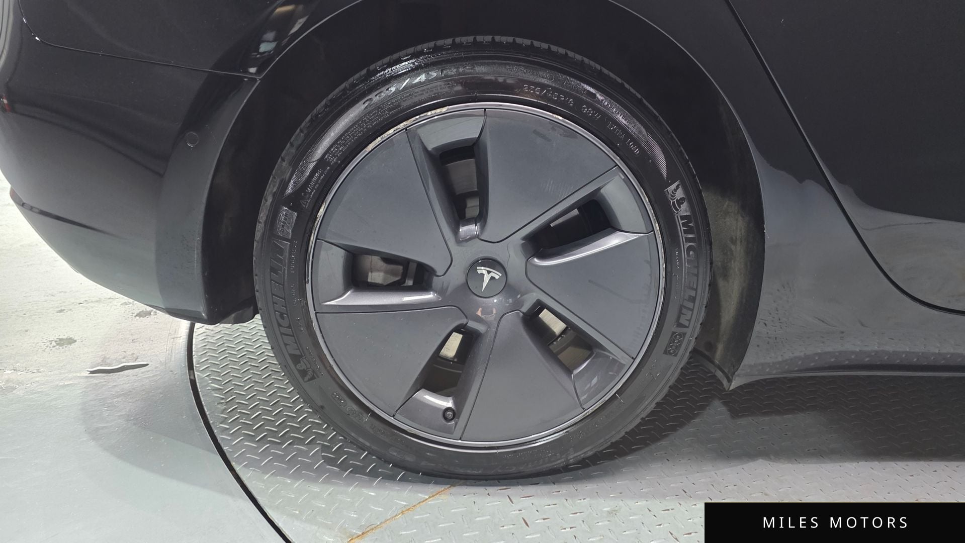 Tesla Model 3 2022 — миниатюра 5