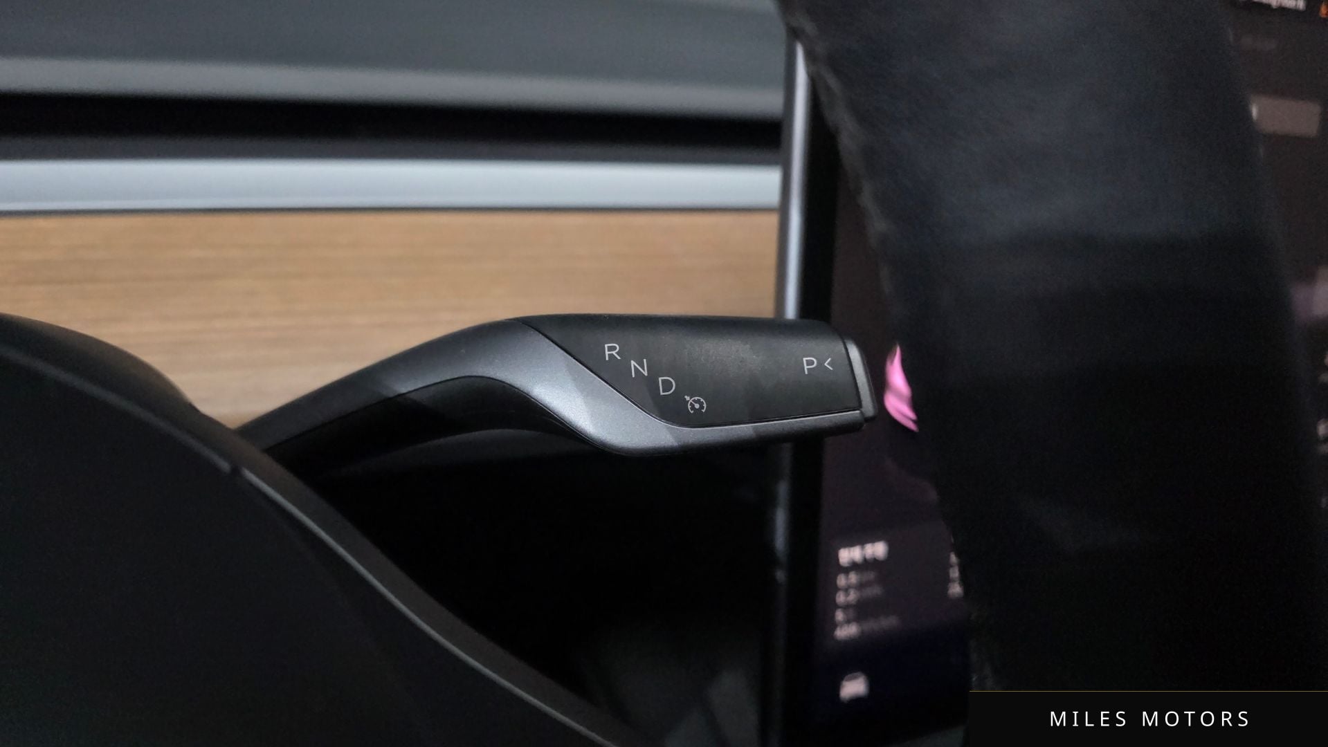 Tesla Model 3 2022 — миниатюра 9