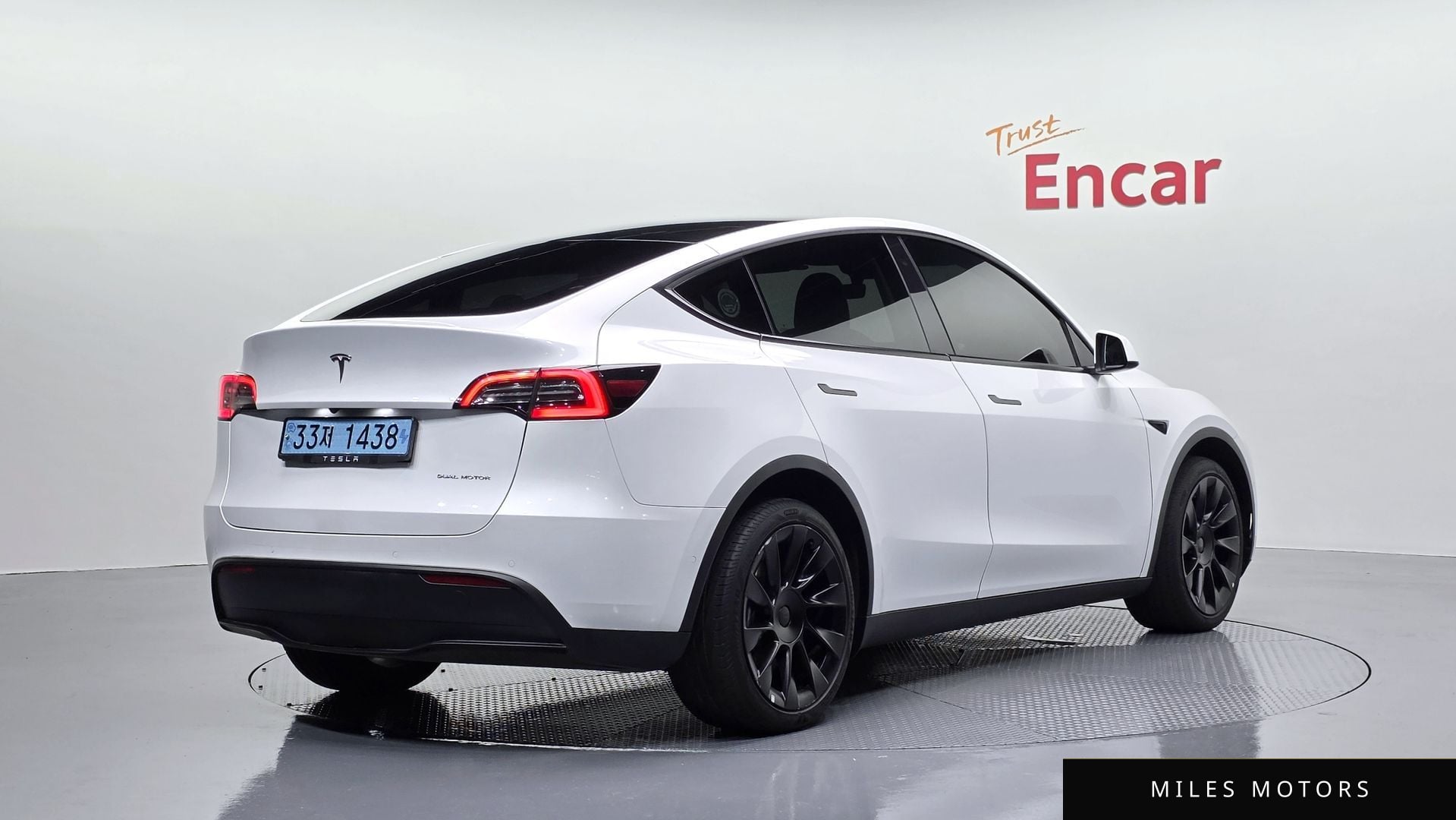 Tesla Model Y 2022 — миниатюра 2