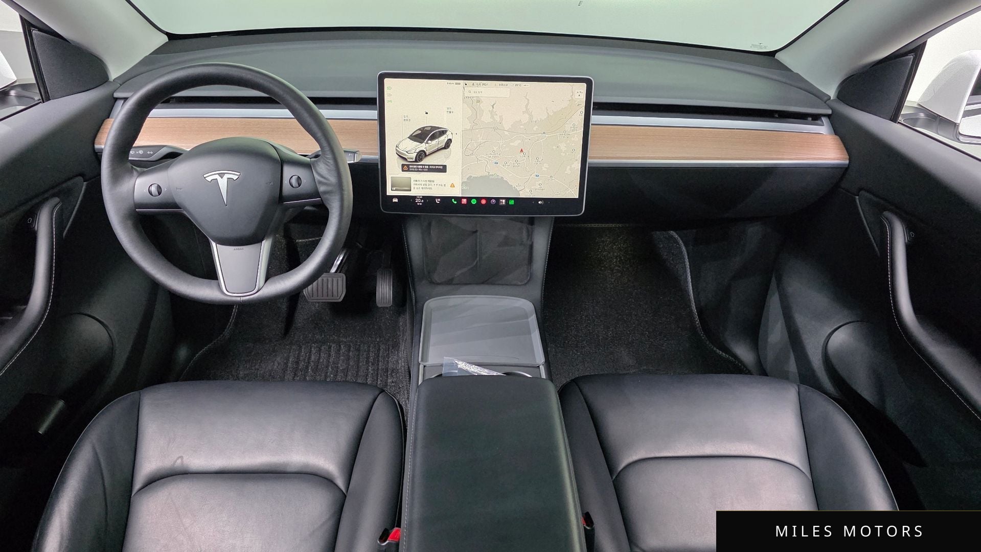 Tesla Model Y 2022 — миниатюра 10