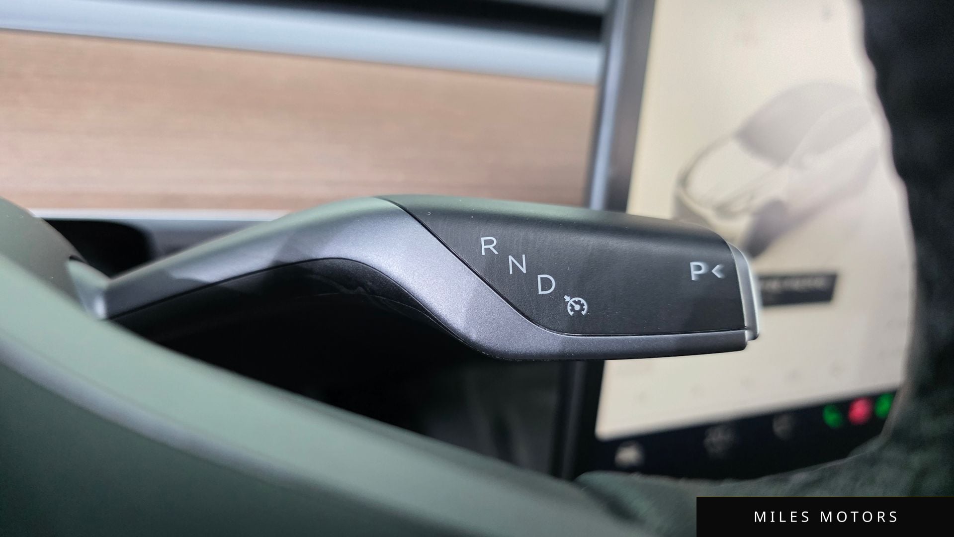 Tesla Model Y 2022 — миниатюра 12