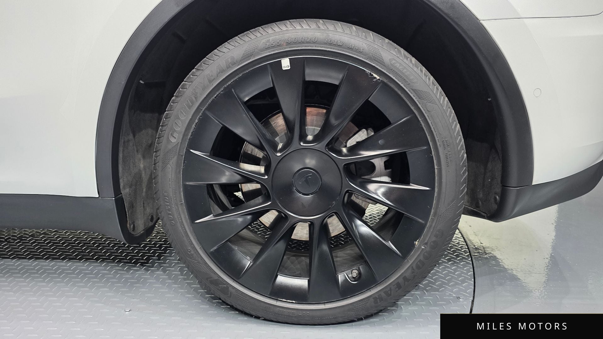 Tesla Model Y 2022 — миниатюра 7