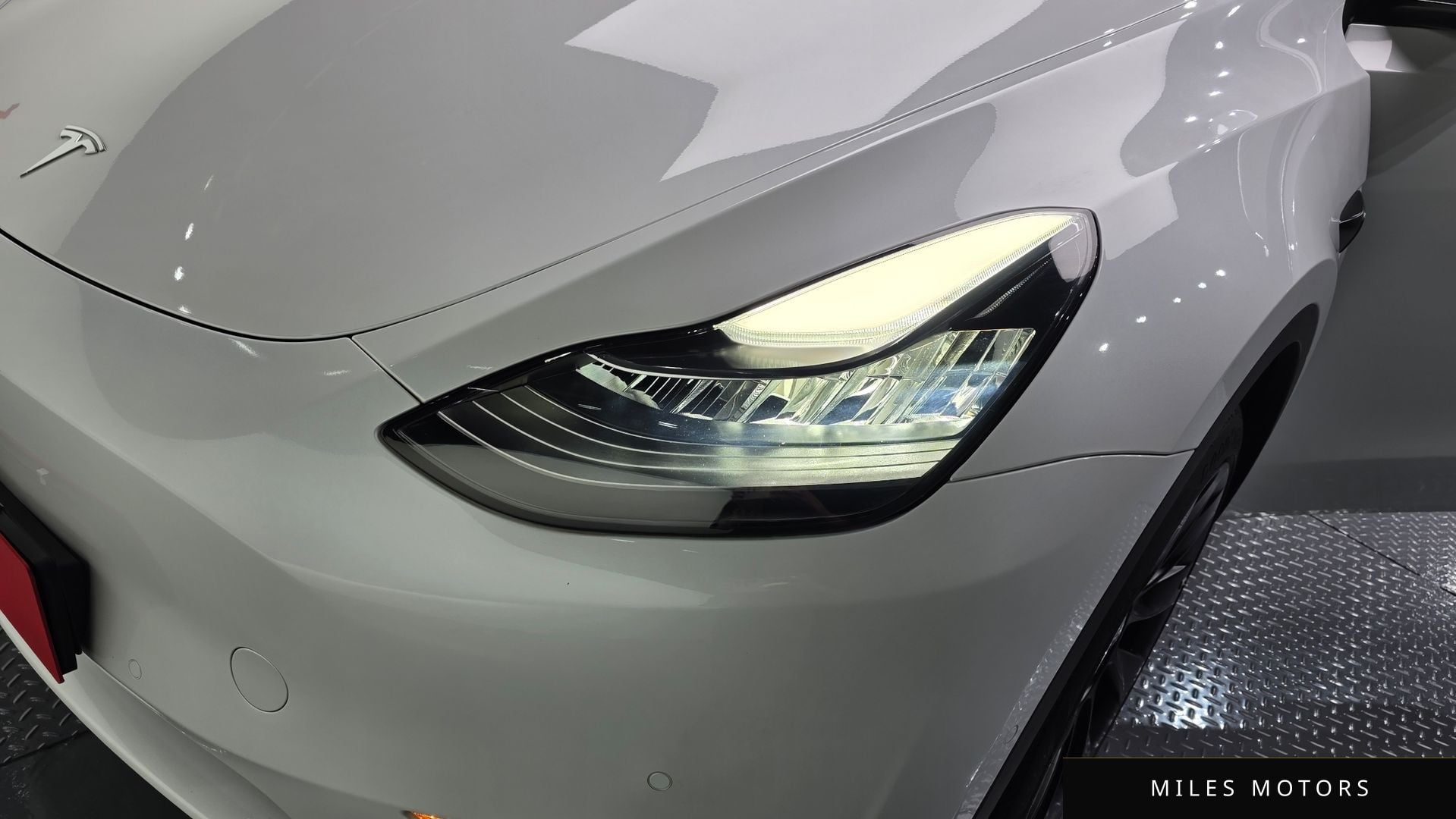 Tesla Model Y 2022 — миниатюра 8