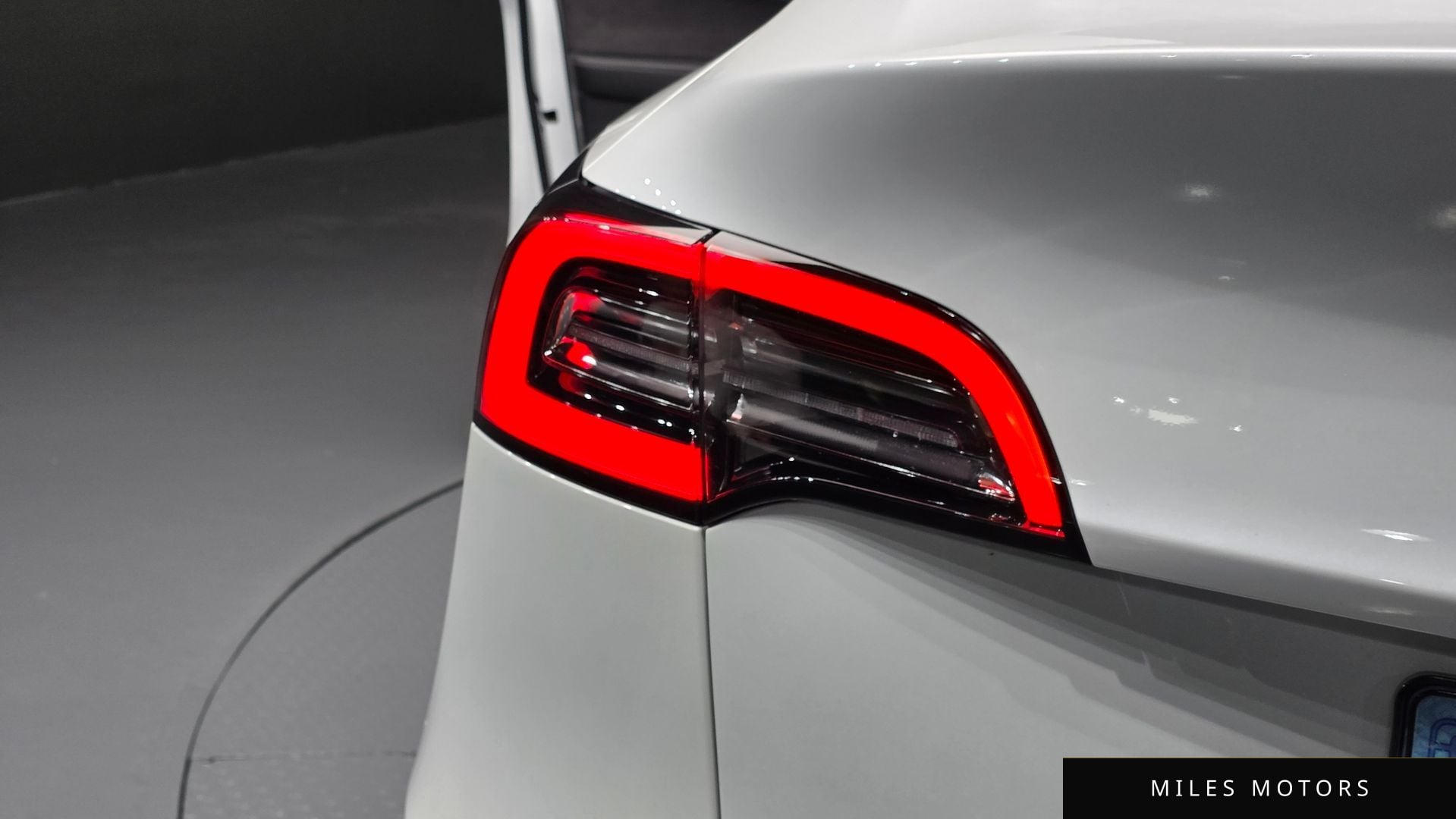 Tesla Model Y 2022 — миниатюра 9