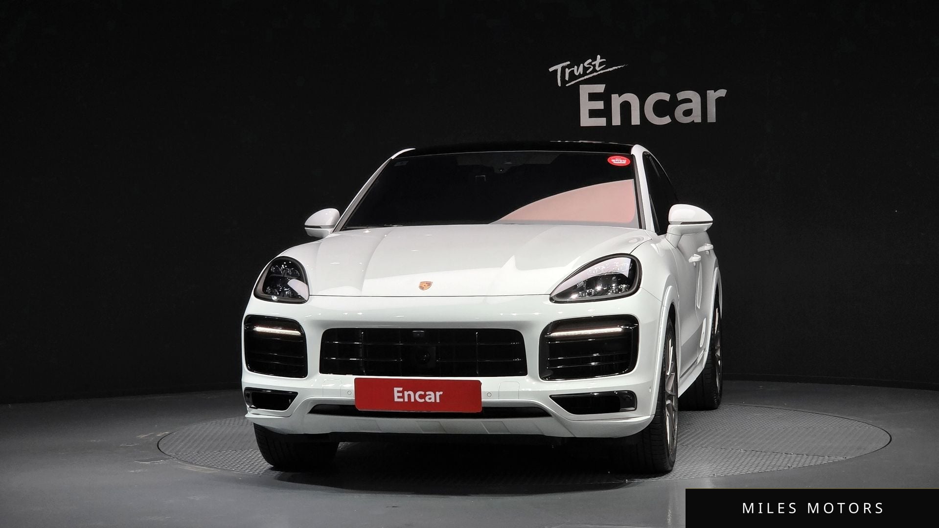 Porsche Cayenne 2023 — миниатюра 2