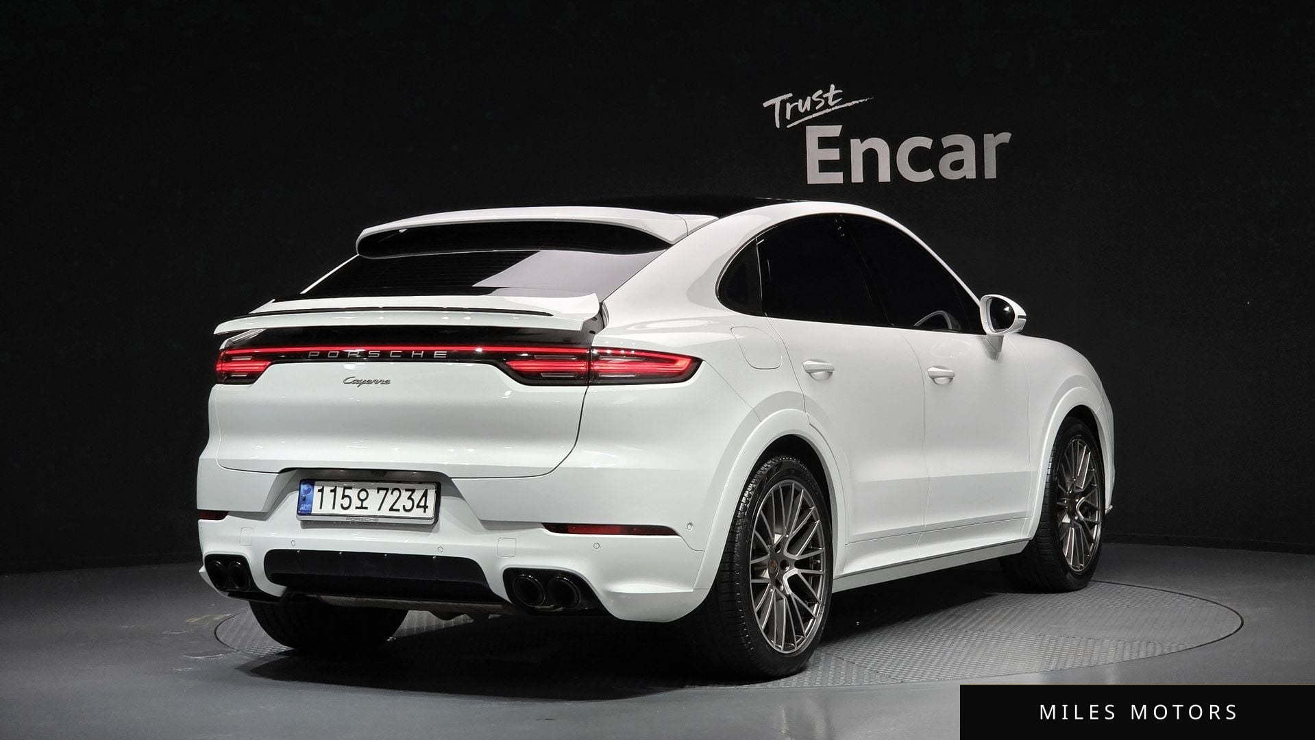 Porsche Cayenne 2023 — миниатюра 3
