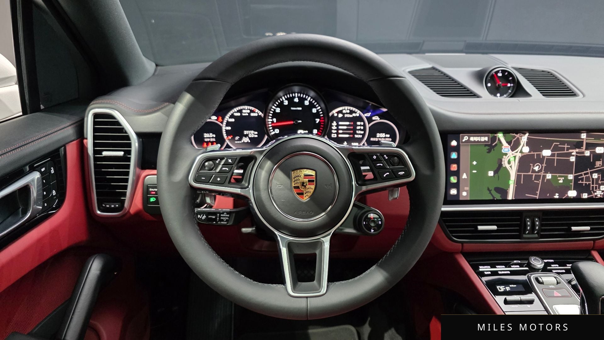 Porsche Cayenne 2023 — миниатюра 5
