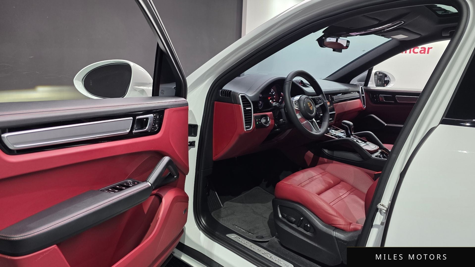 Porsche Cayenne 2023 — миниатюра 8