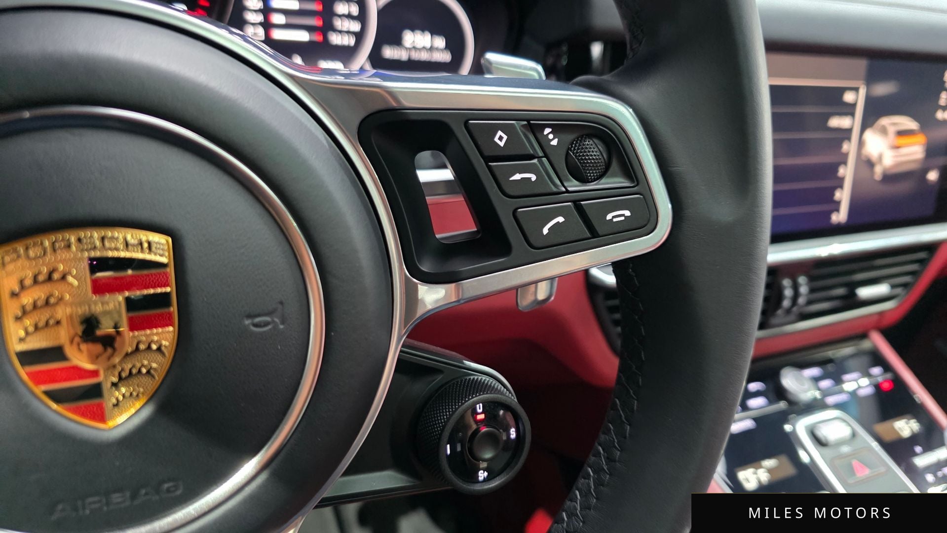 Porsche Cayenne 2023 — миниатюра 10