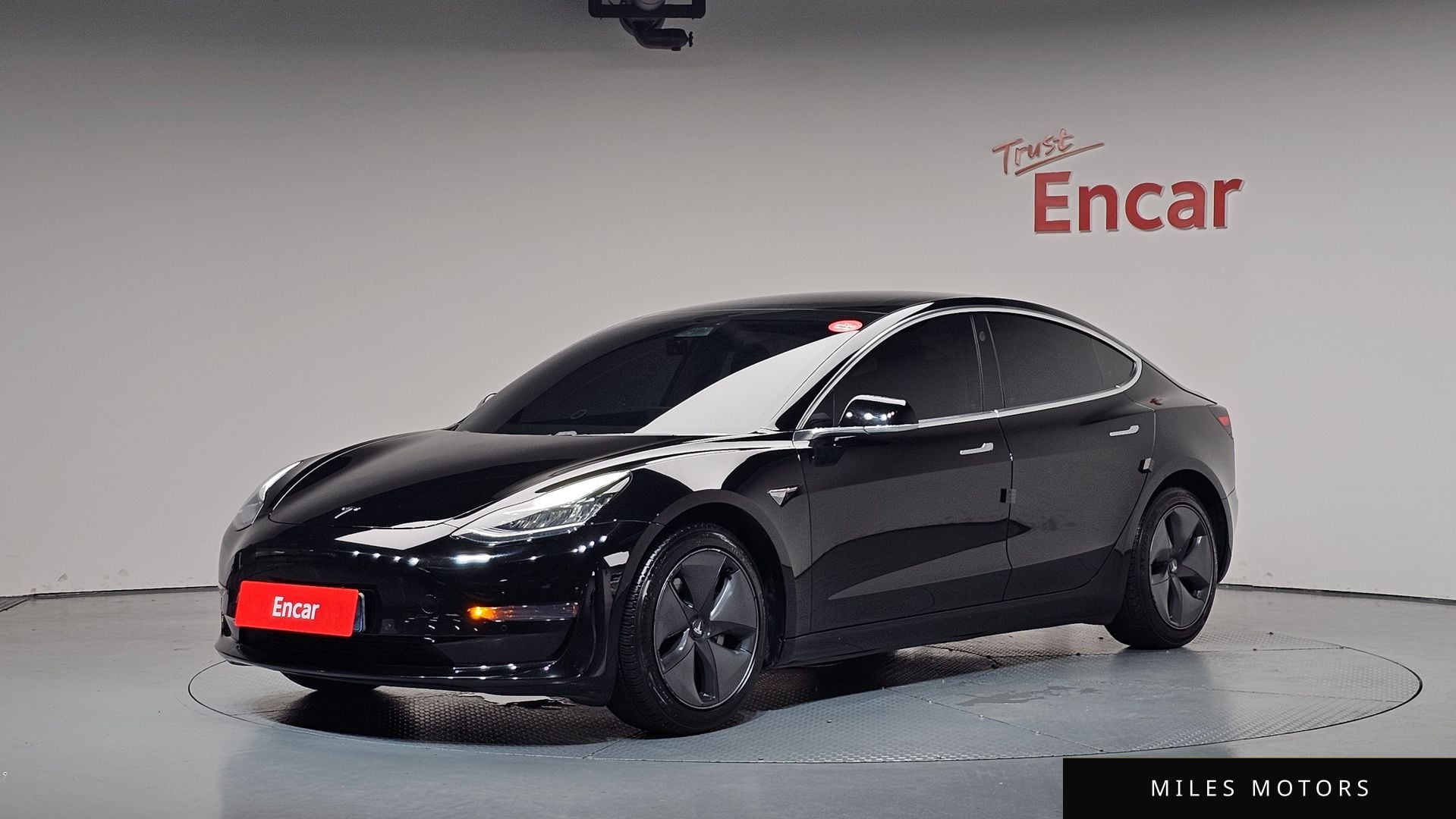 Tesla Model 3 2020 — фото 1 из 12