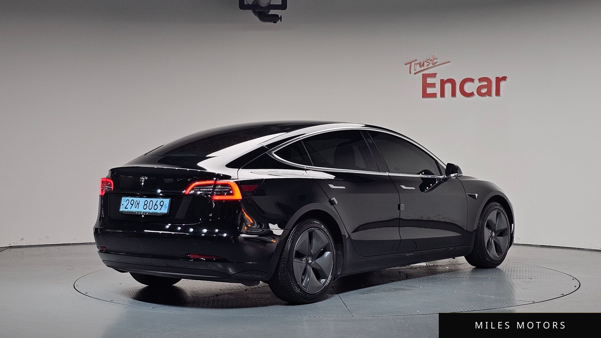 Tesla Model 3 2020 — миниатюра 2