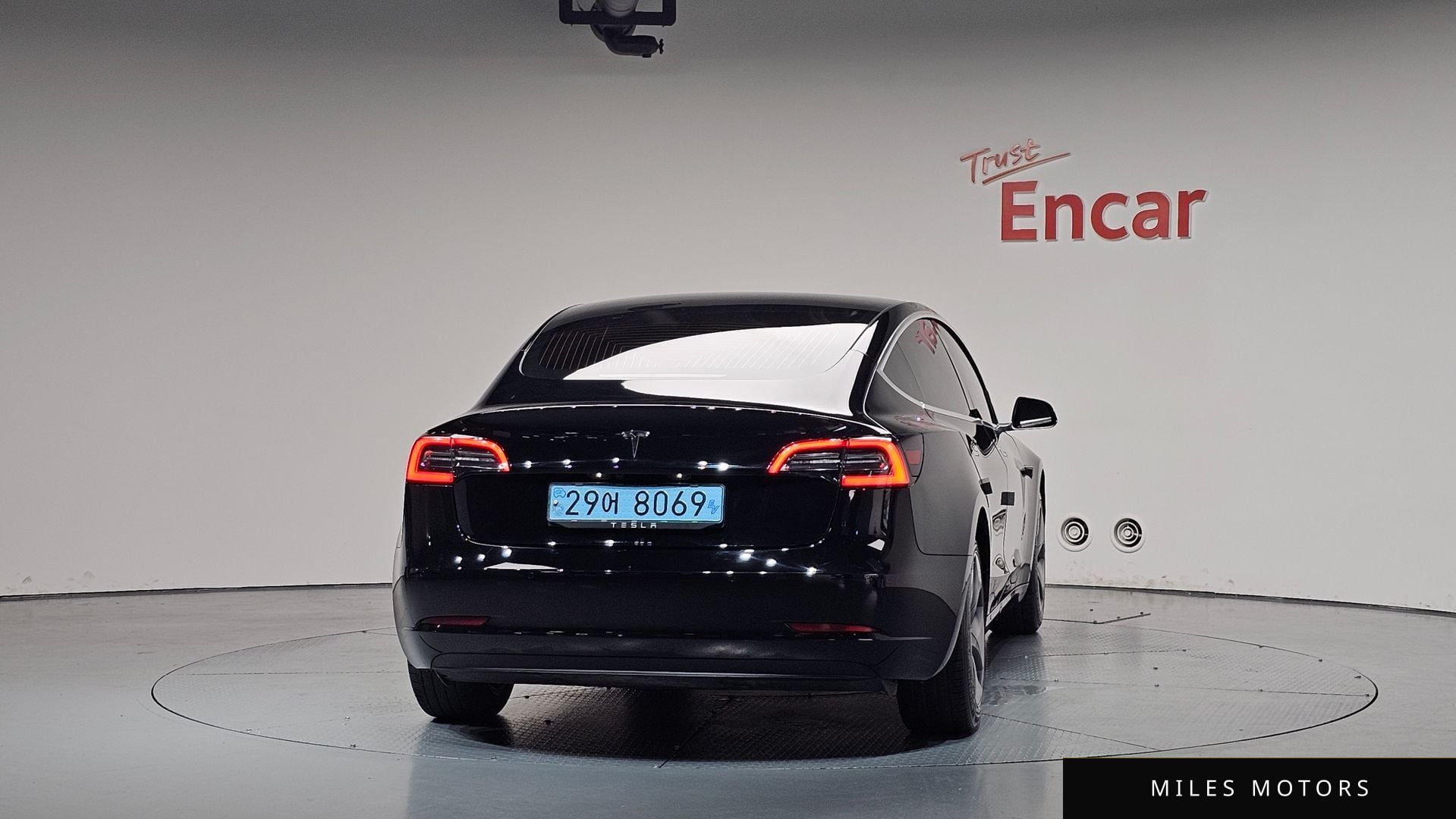 Tesla Model 3 2020 — миниатюра 4