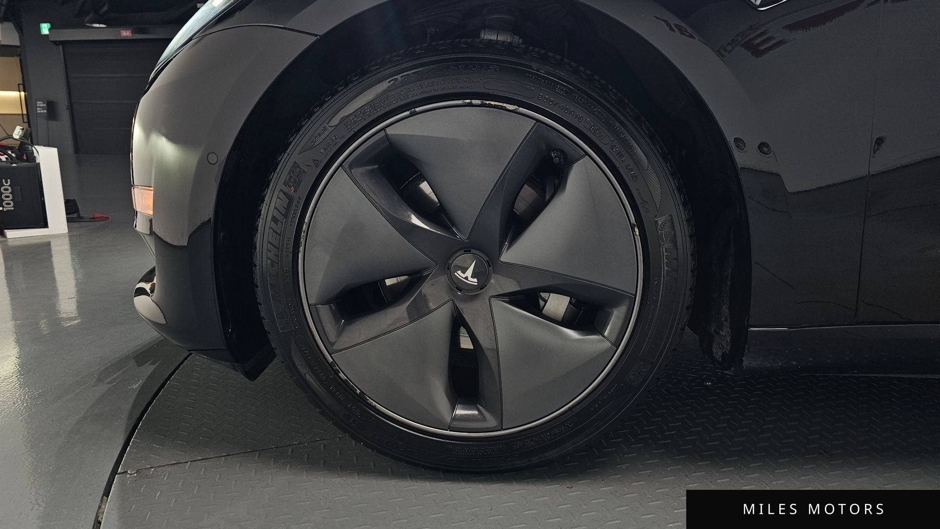 Tesla Model 3 2020 — миниатюра 5