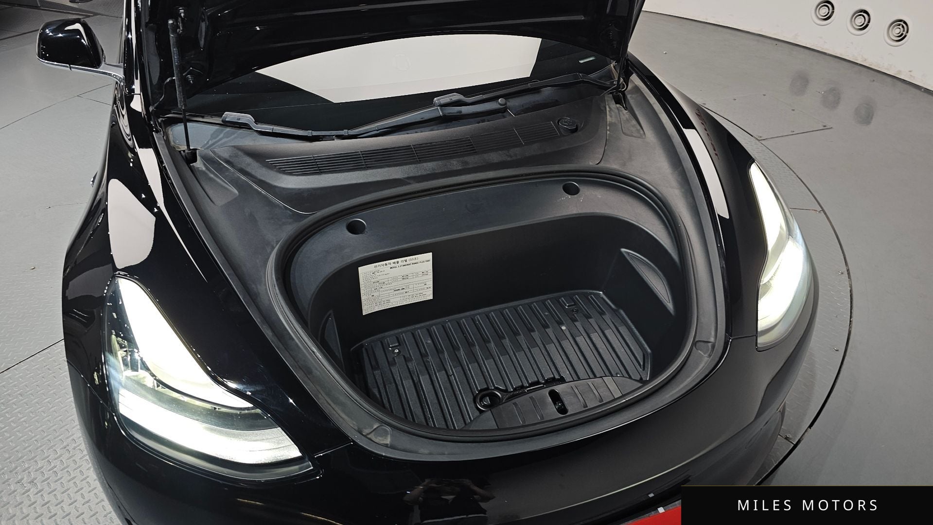 Tesla Model 3 2020 — миниатюра 6