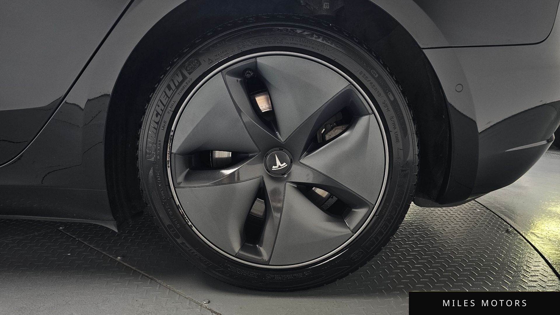Tesla Model 3 2020 — миниатюра 7